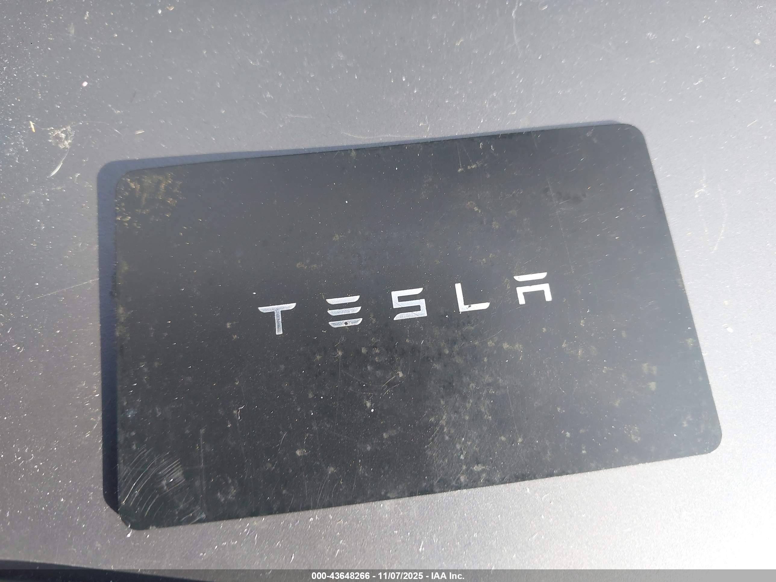 TESLA MODEL image 11