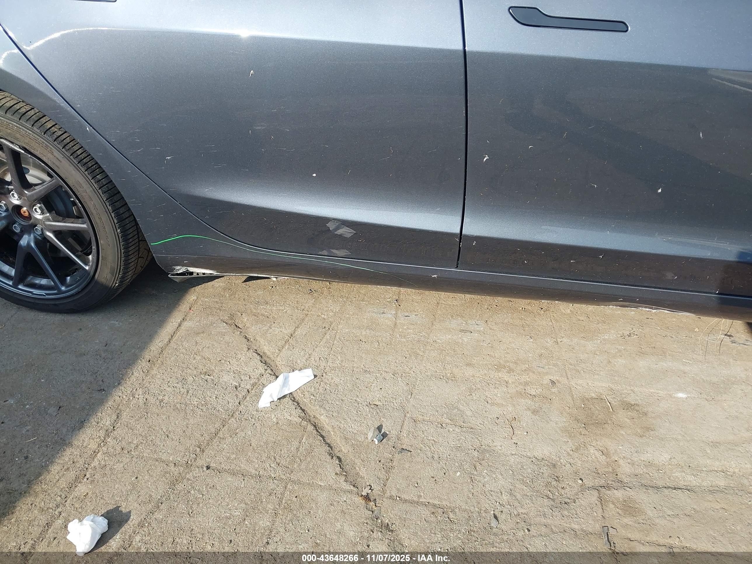 TESLA MODEL image 6