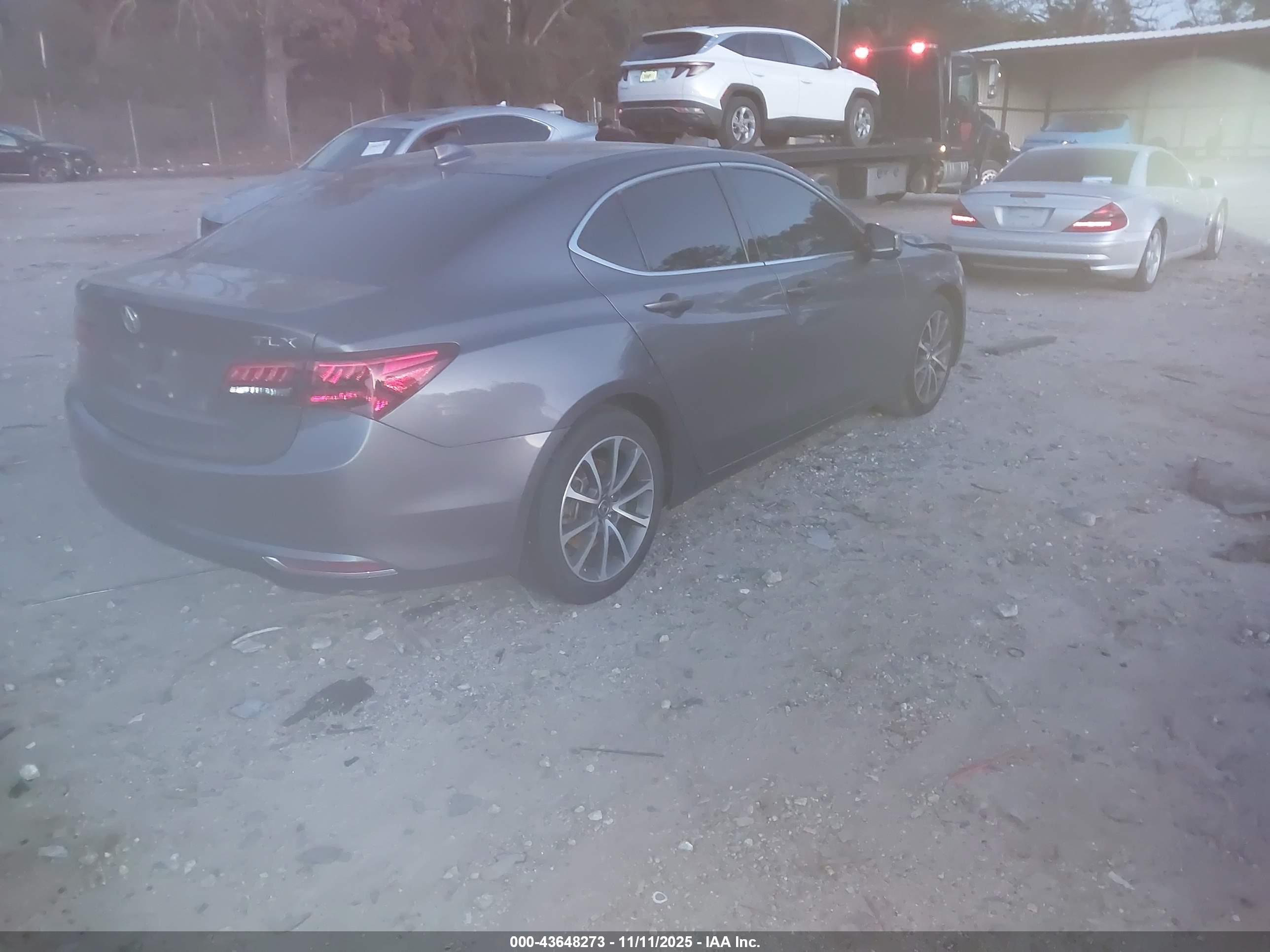 ACURA TLX image 4