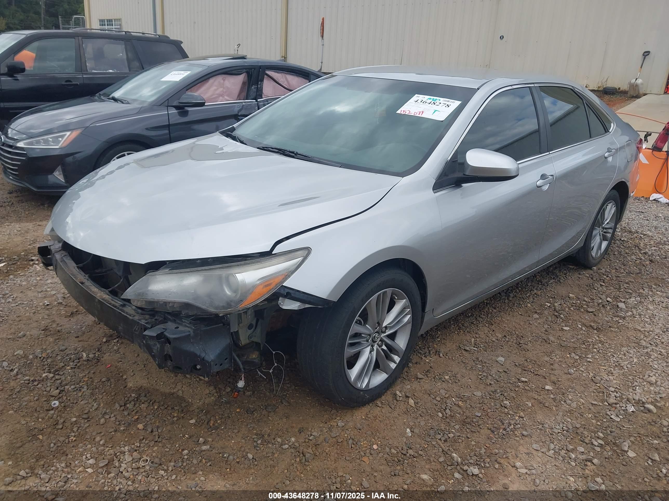 TOYOTA CAMRY image 2