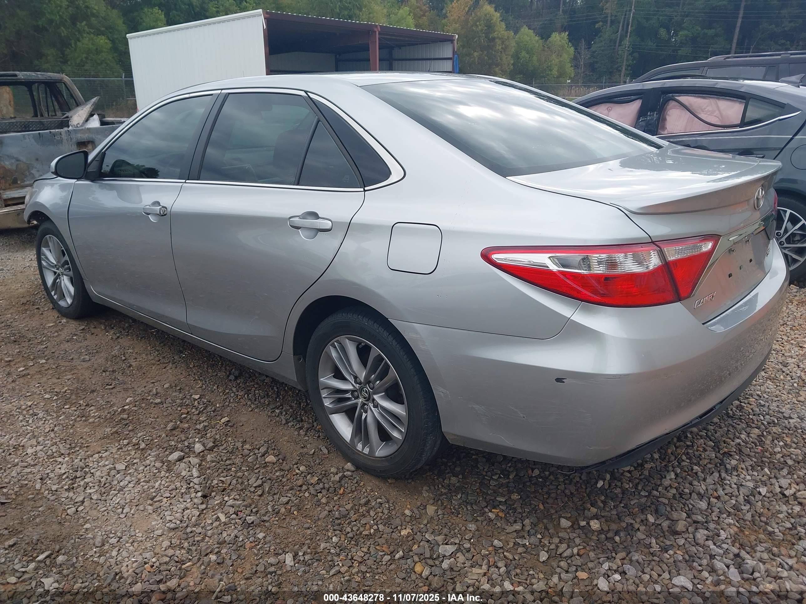 TOYOTA CAMRY image 3