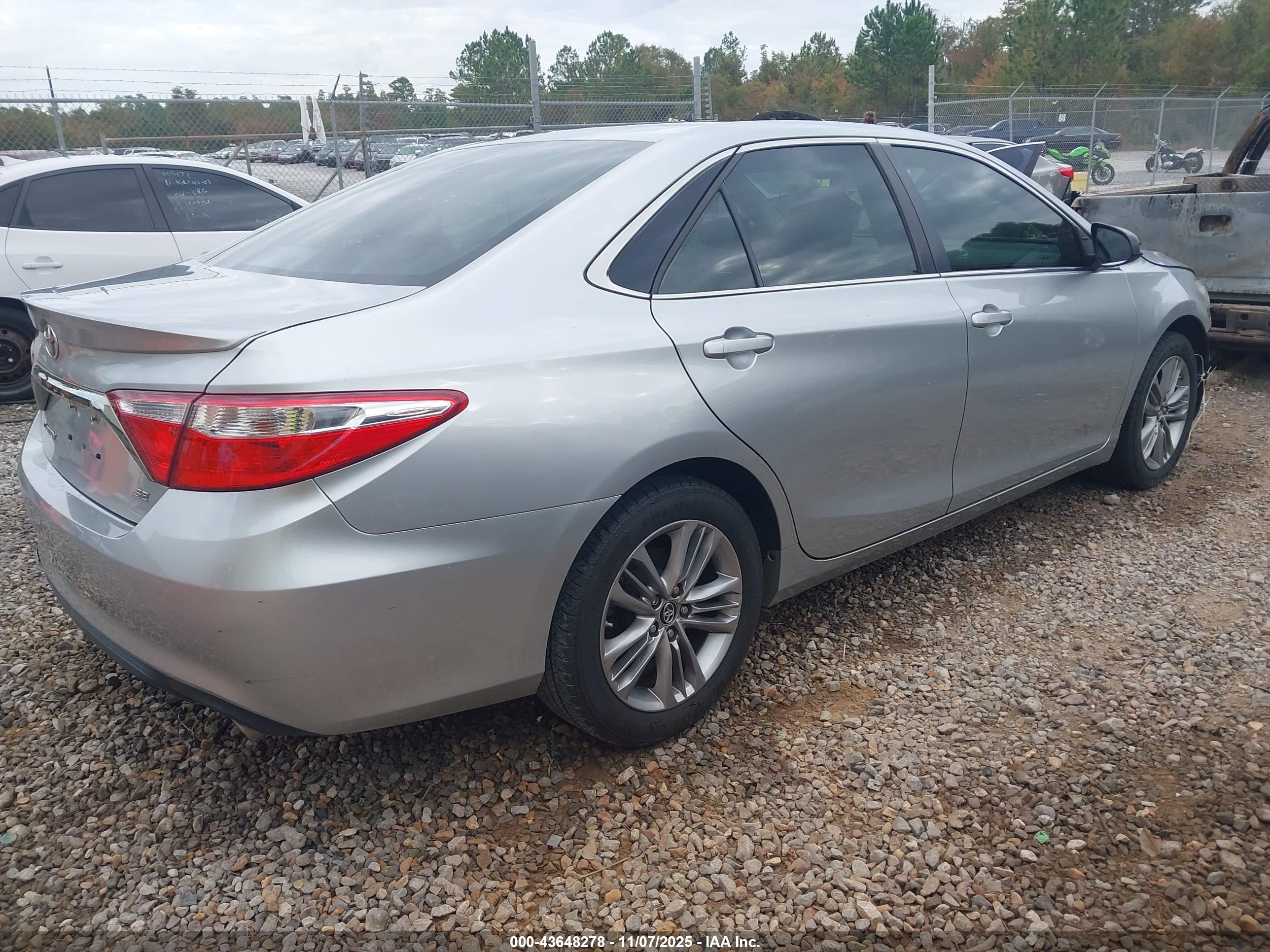 TOYOTA CAMRY image 4