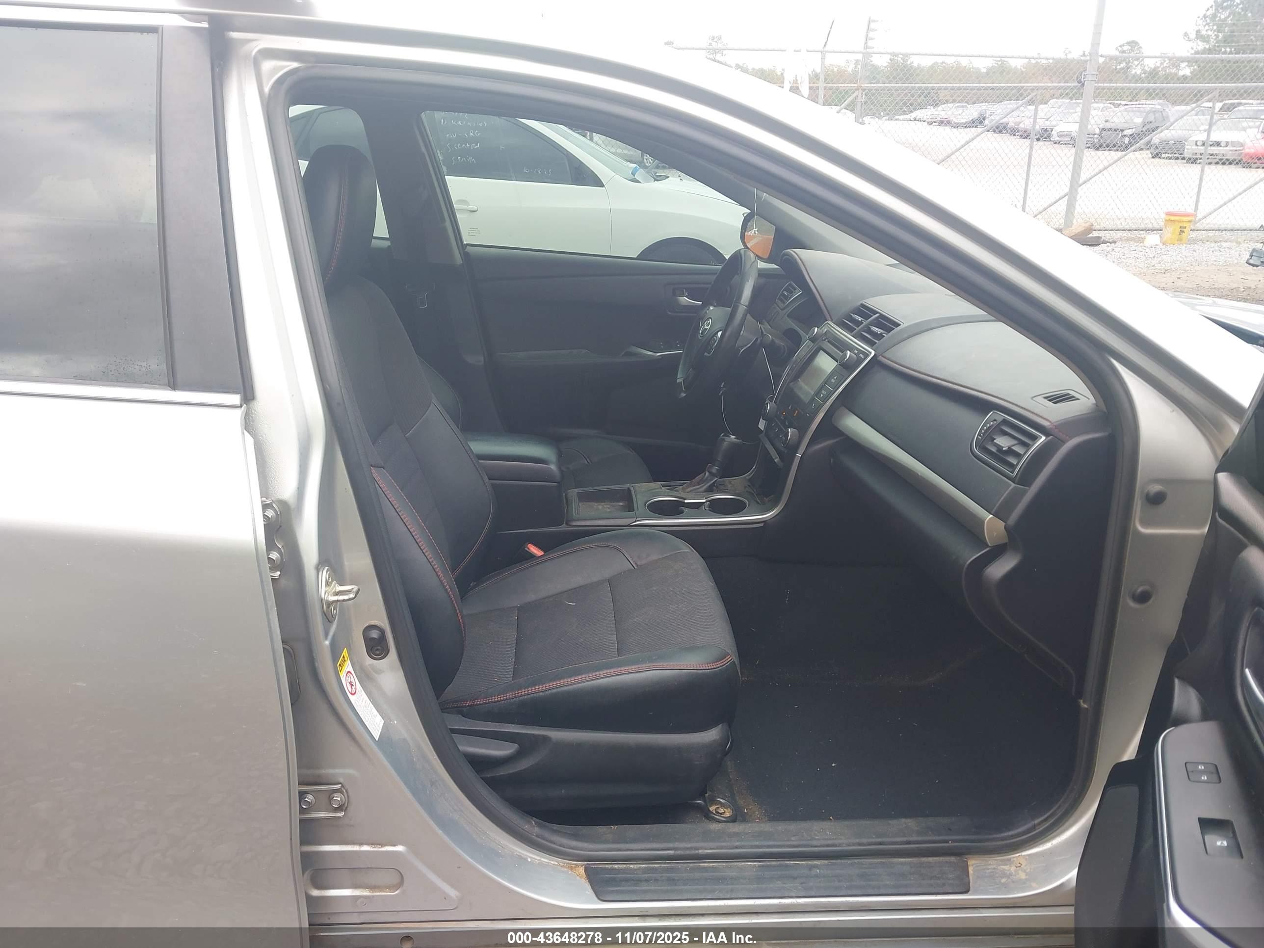 TOYOTA CAMRY image 5