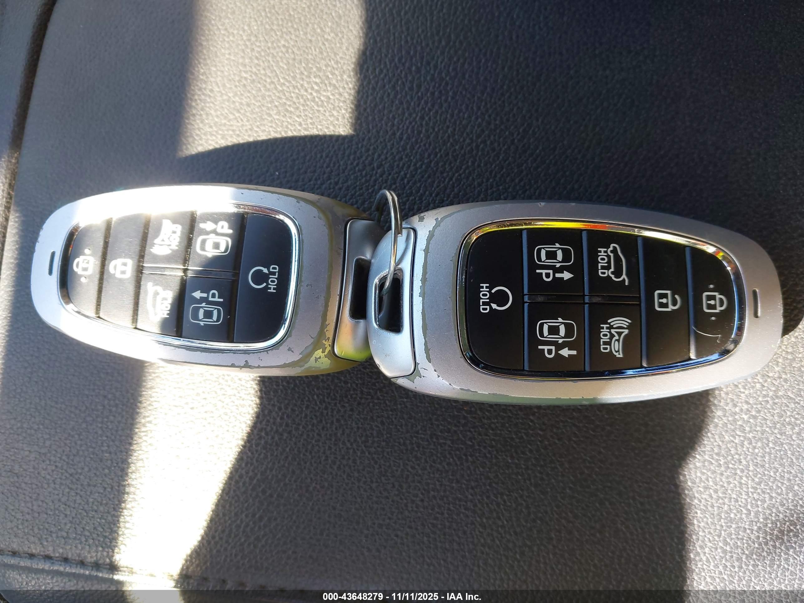 HYUNDAI TUCSON image 11