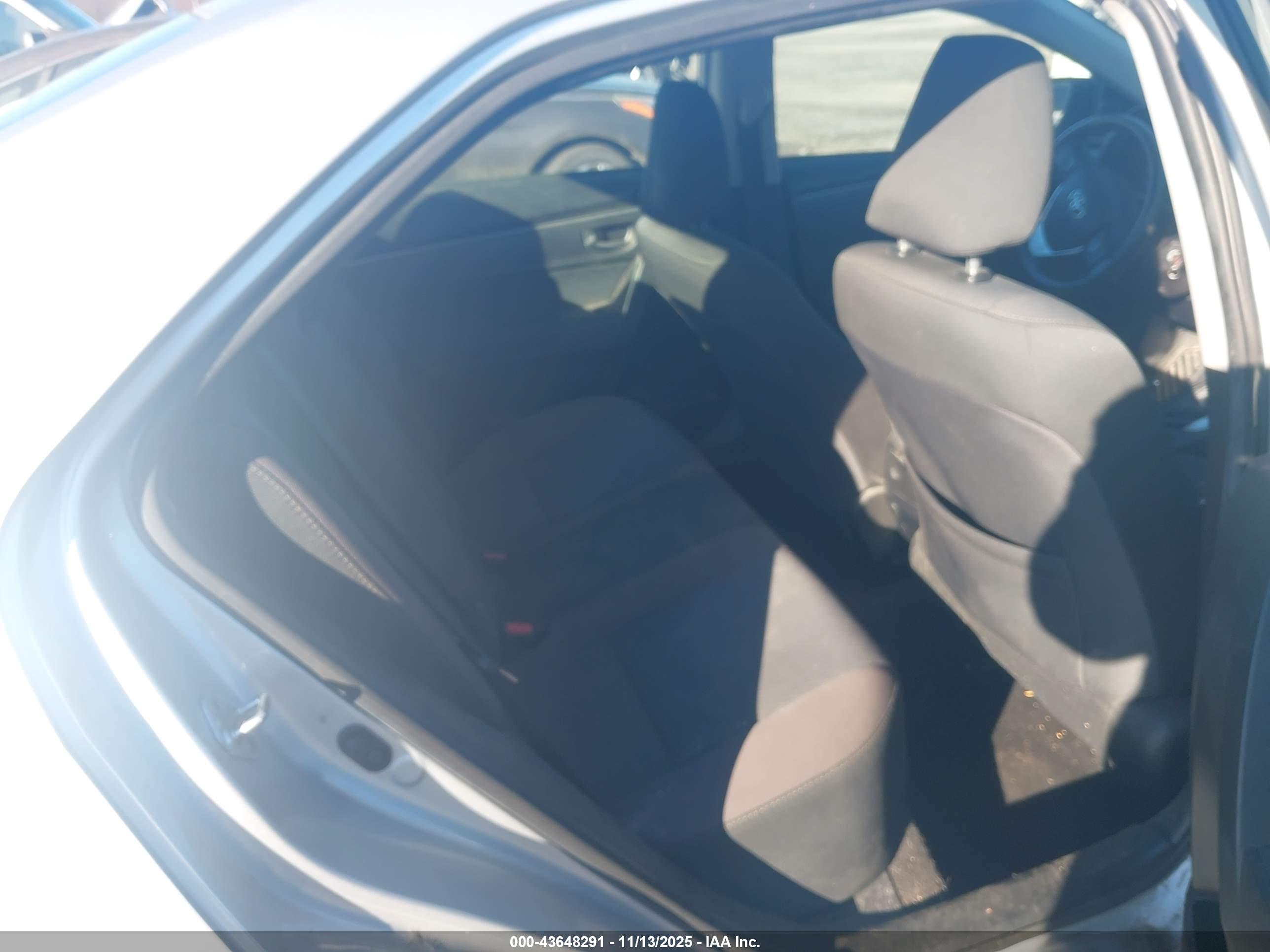 TOYOTA COROLLA image 8