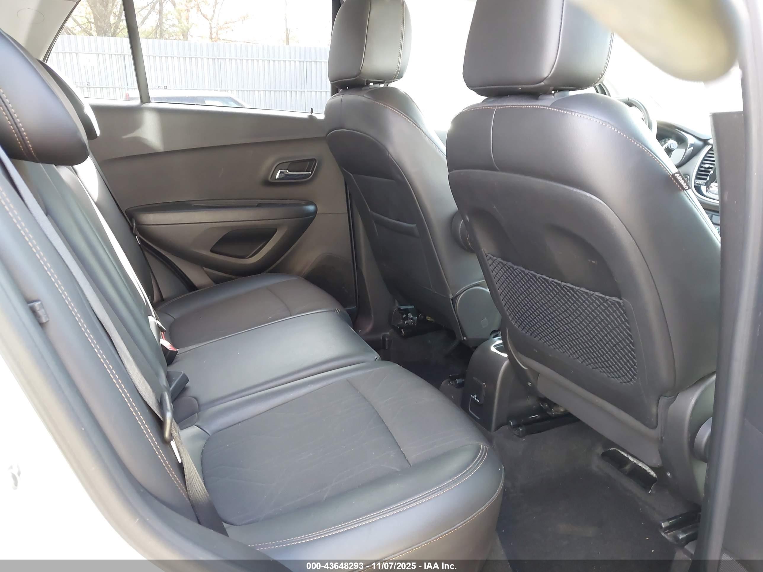 CHEVROLET TRAX image 8