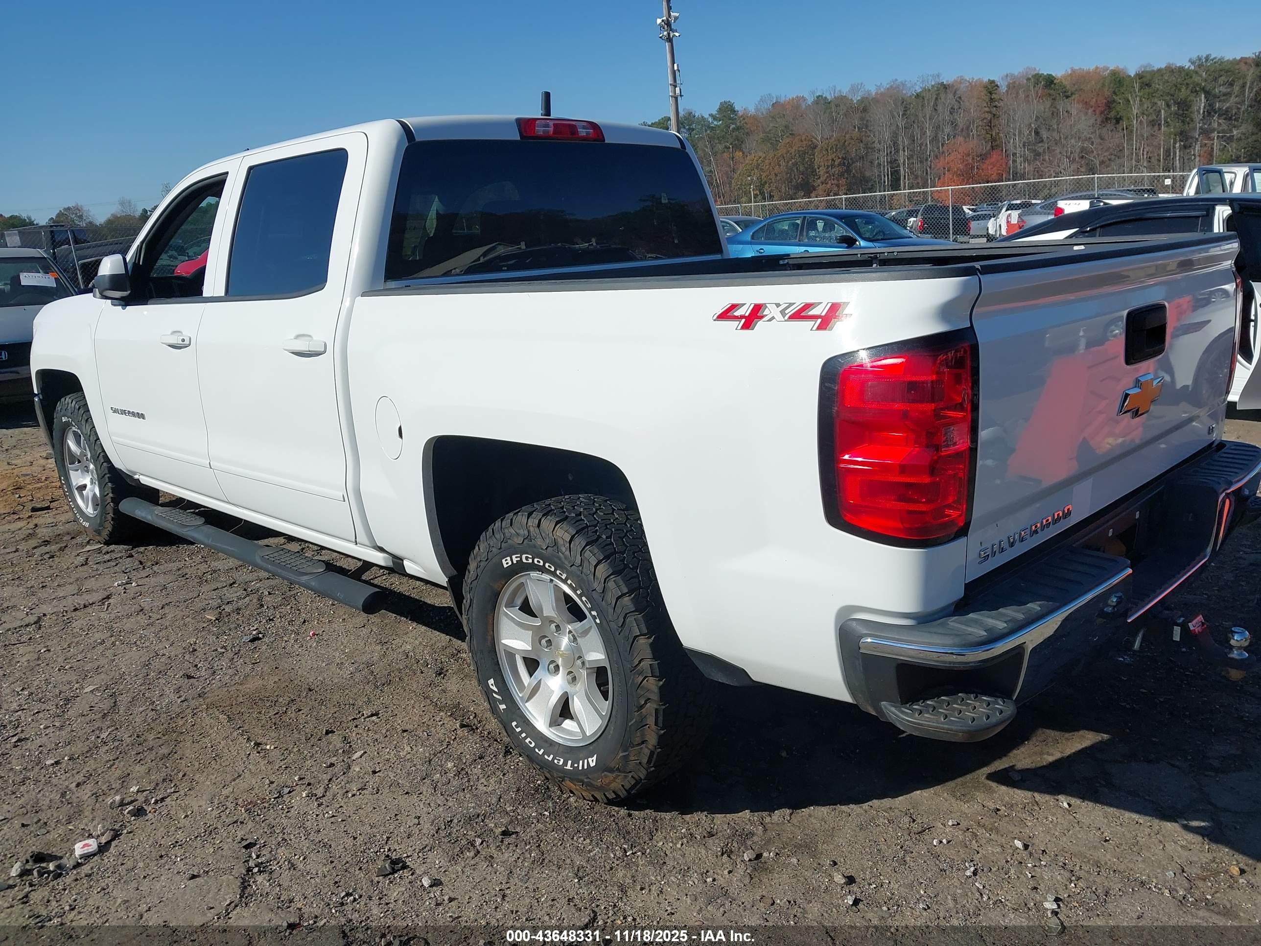 CHEVROLET SILVERADO image 3