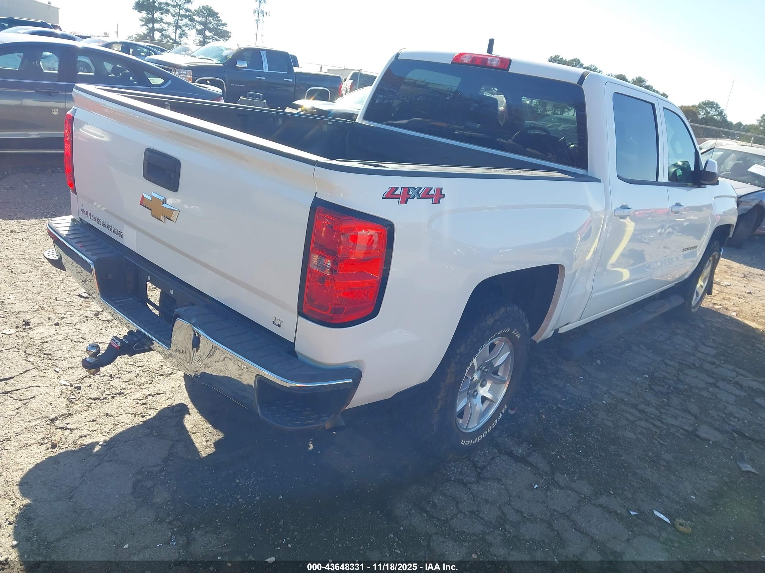 CHEVROLET SILVERADO image 4