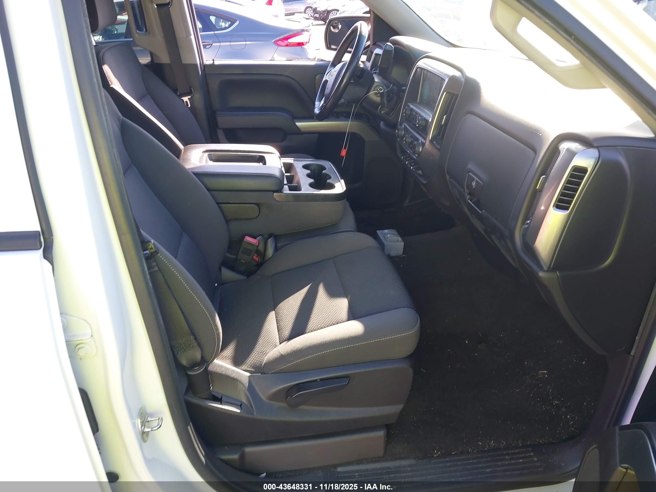 CHEVROLET SILVERADO image 5