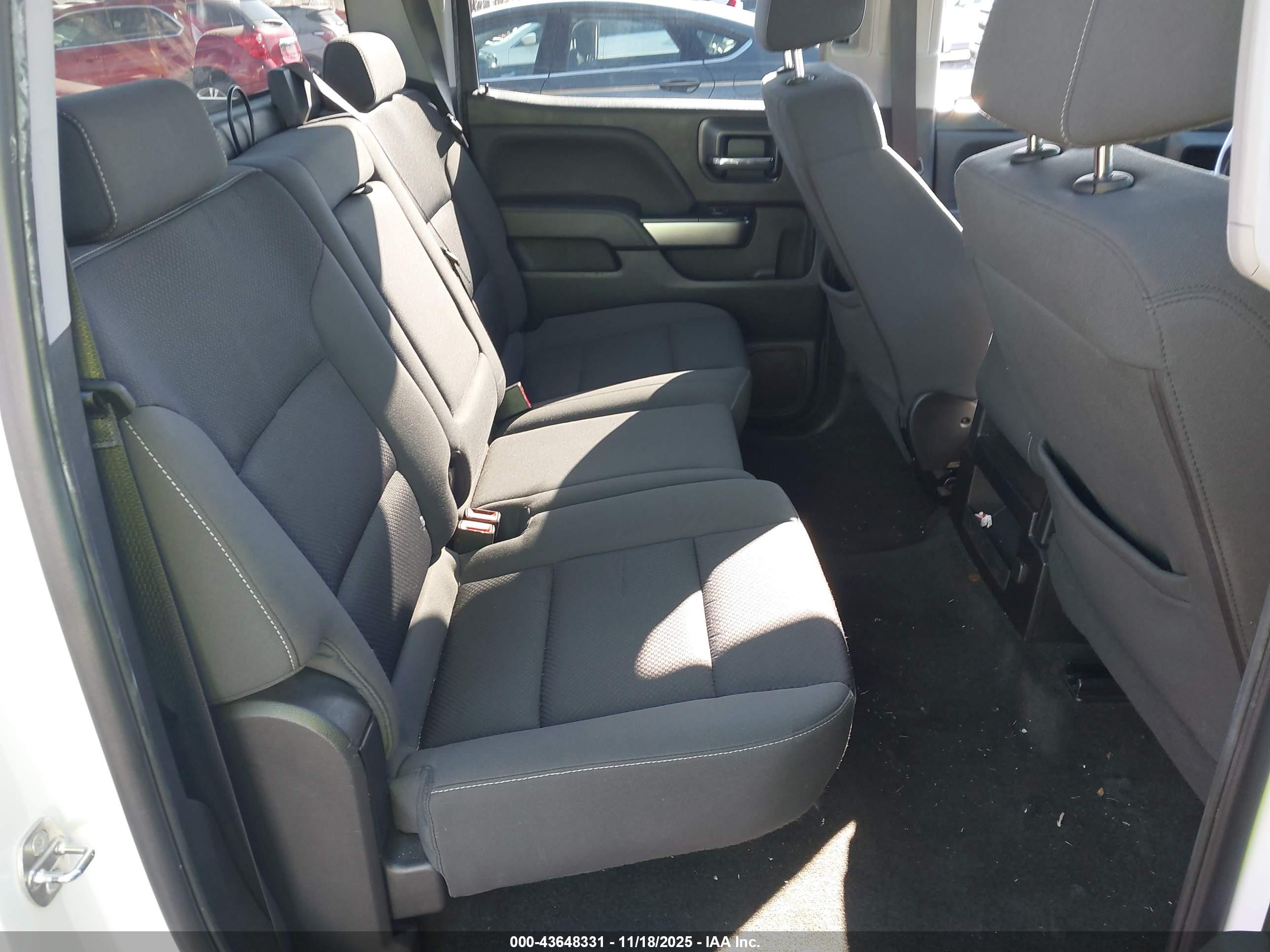 CHEVROLET SILVERADO image 8