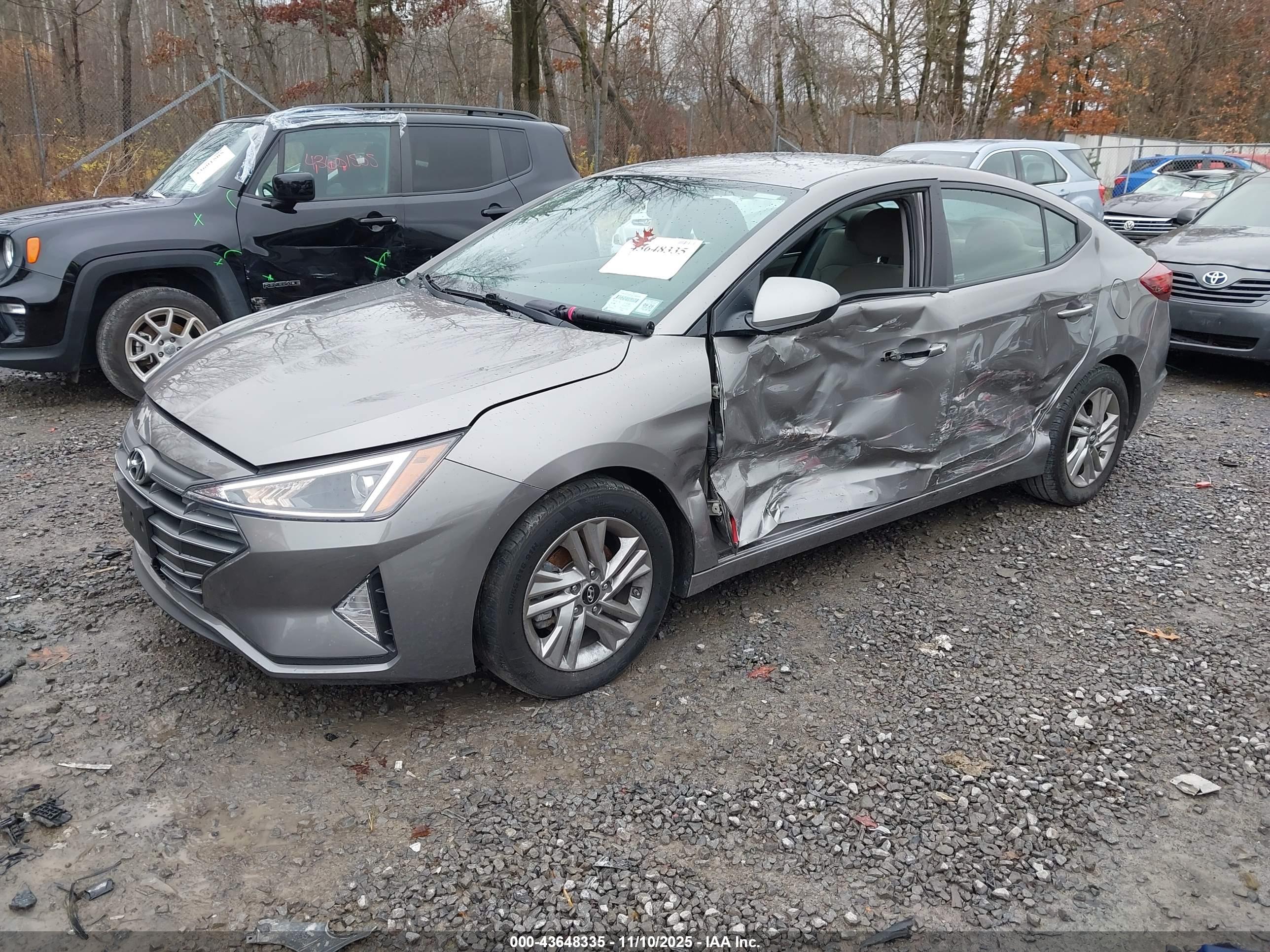 HYUNDAI ELANTRA image 2