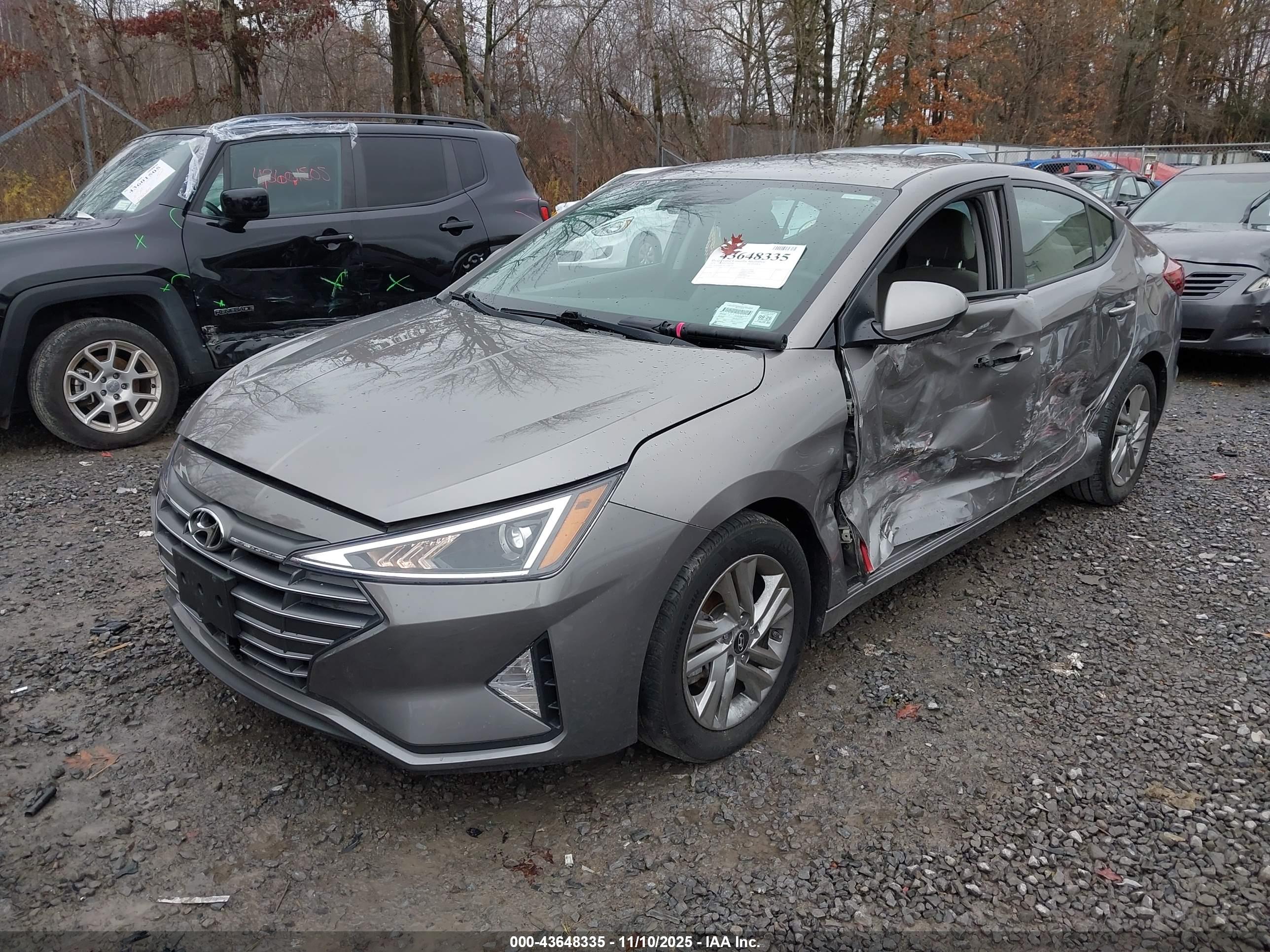 HYUNDAI ELANTRA image 6