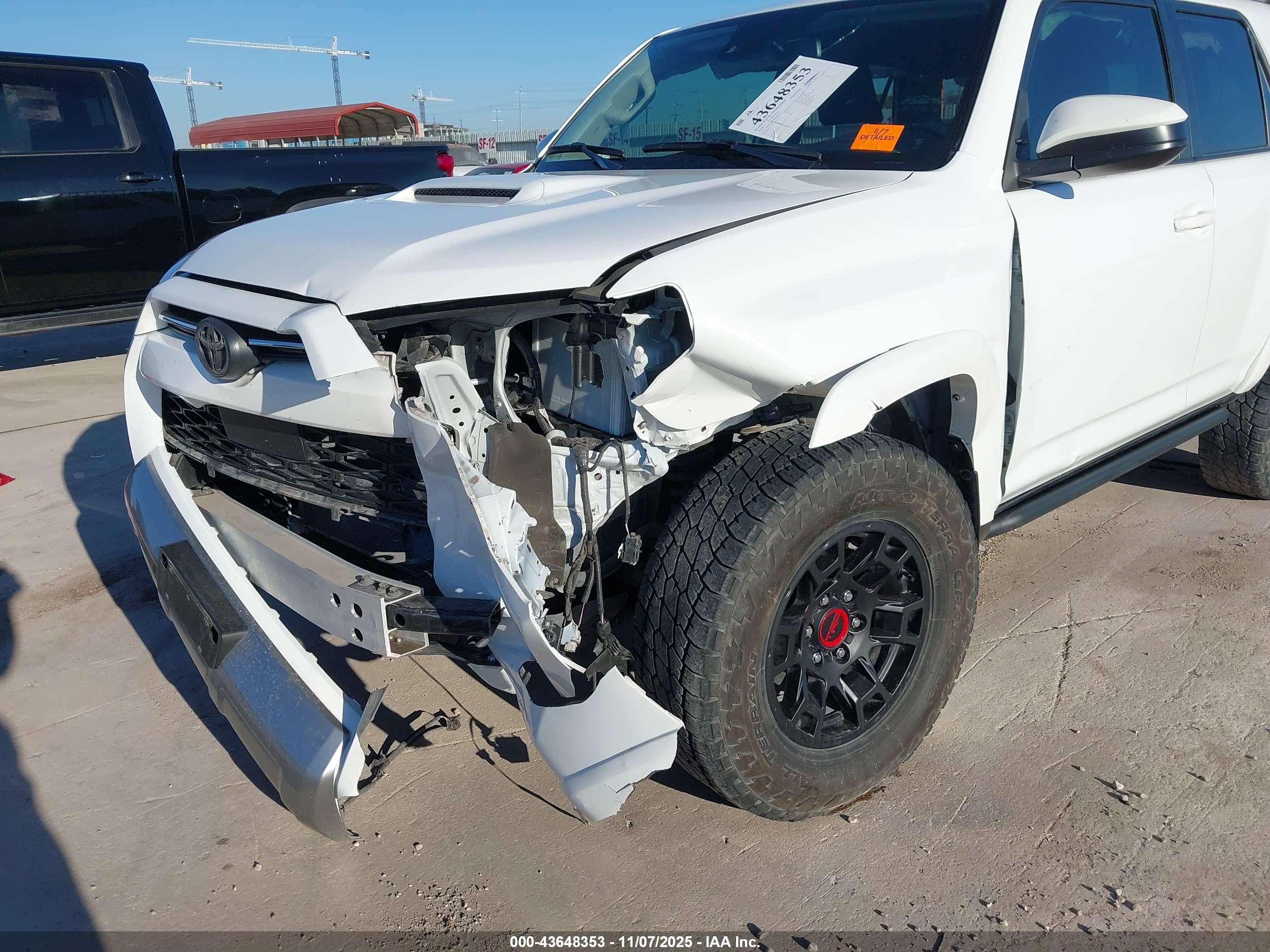 TOYOTA 4RUNNER image 6