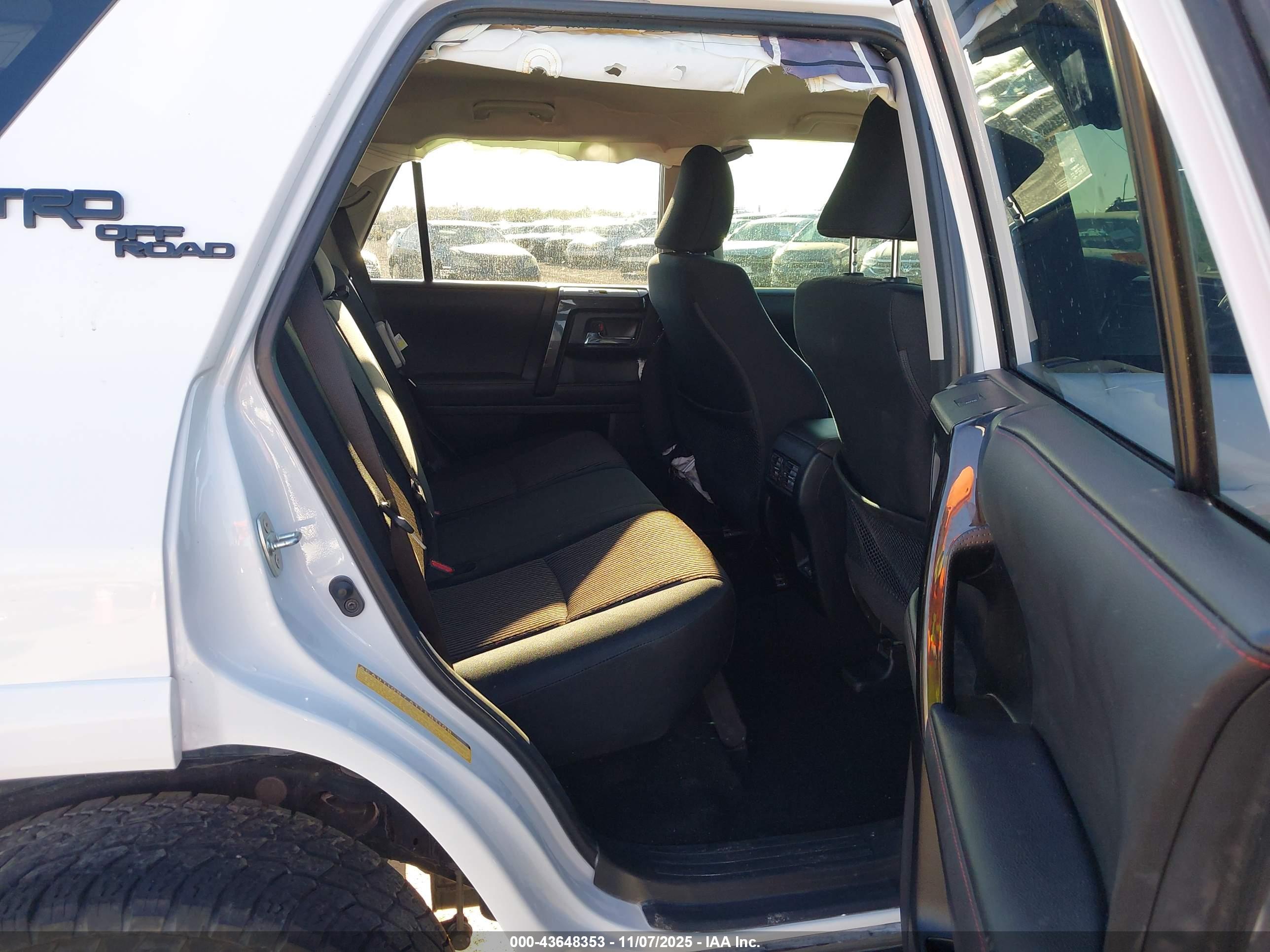 TOYOTA 4RUNNER image 8