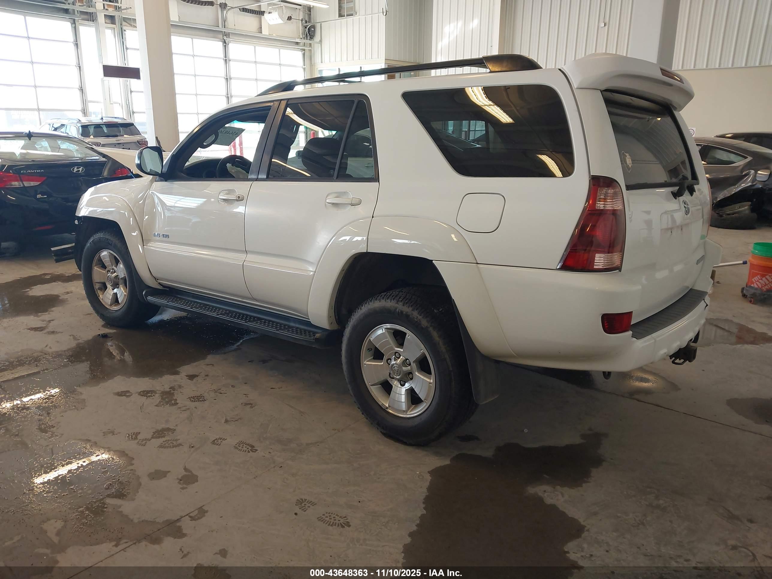 TOYOTA 4RUNNER image 3