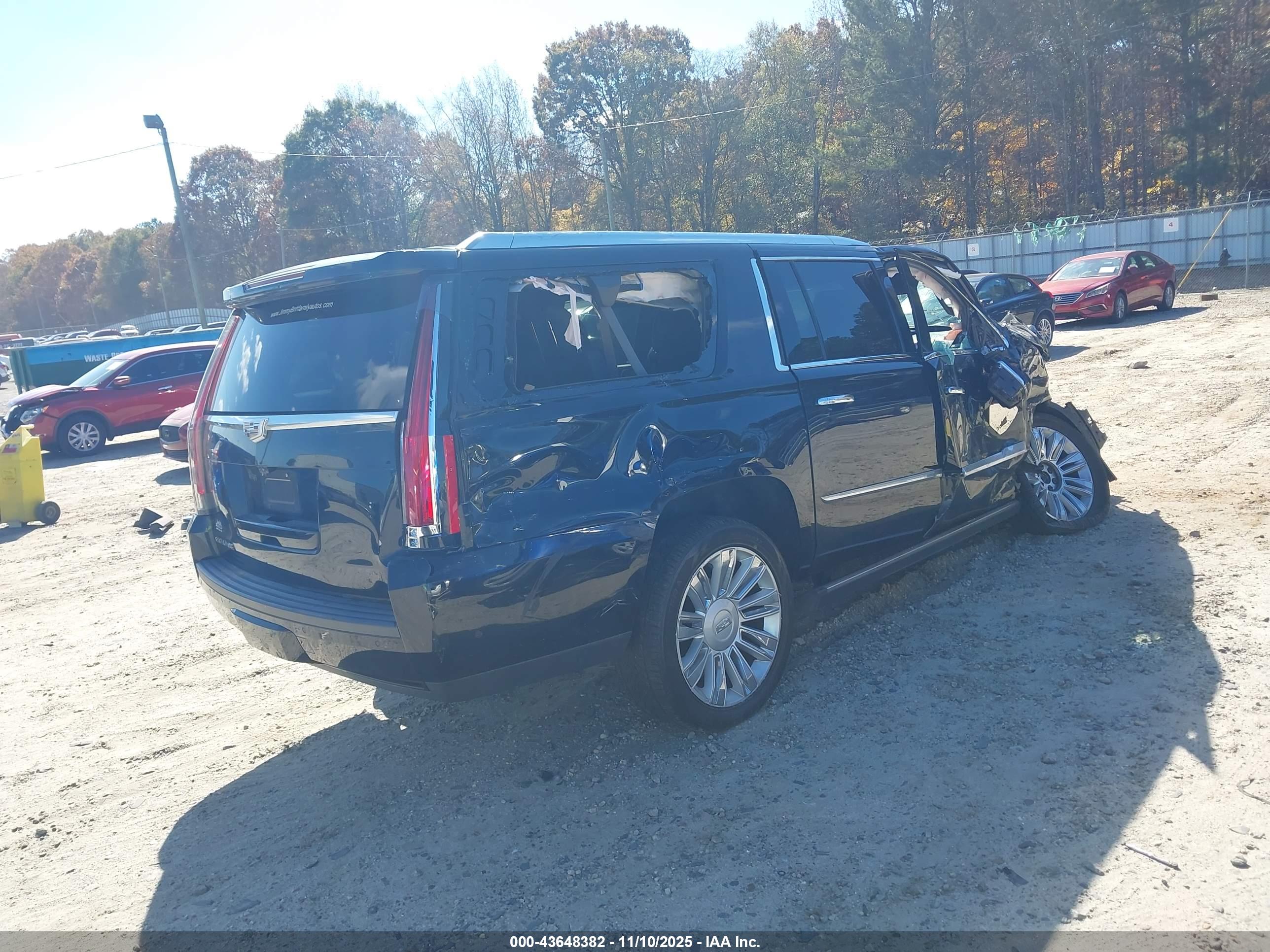CADILLAC ESCALADE image 4