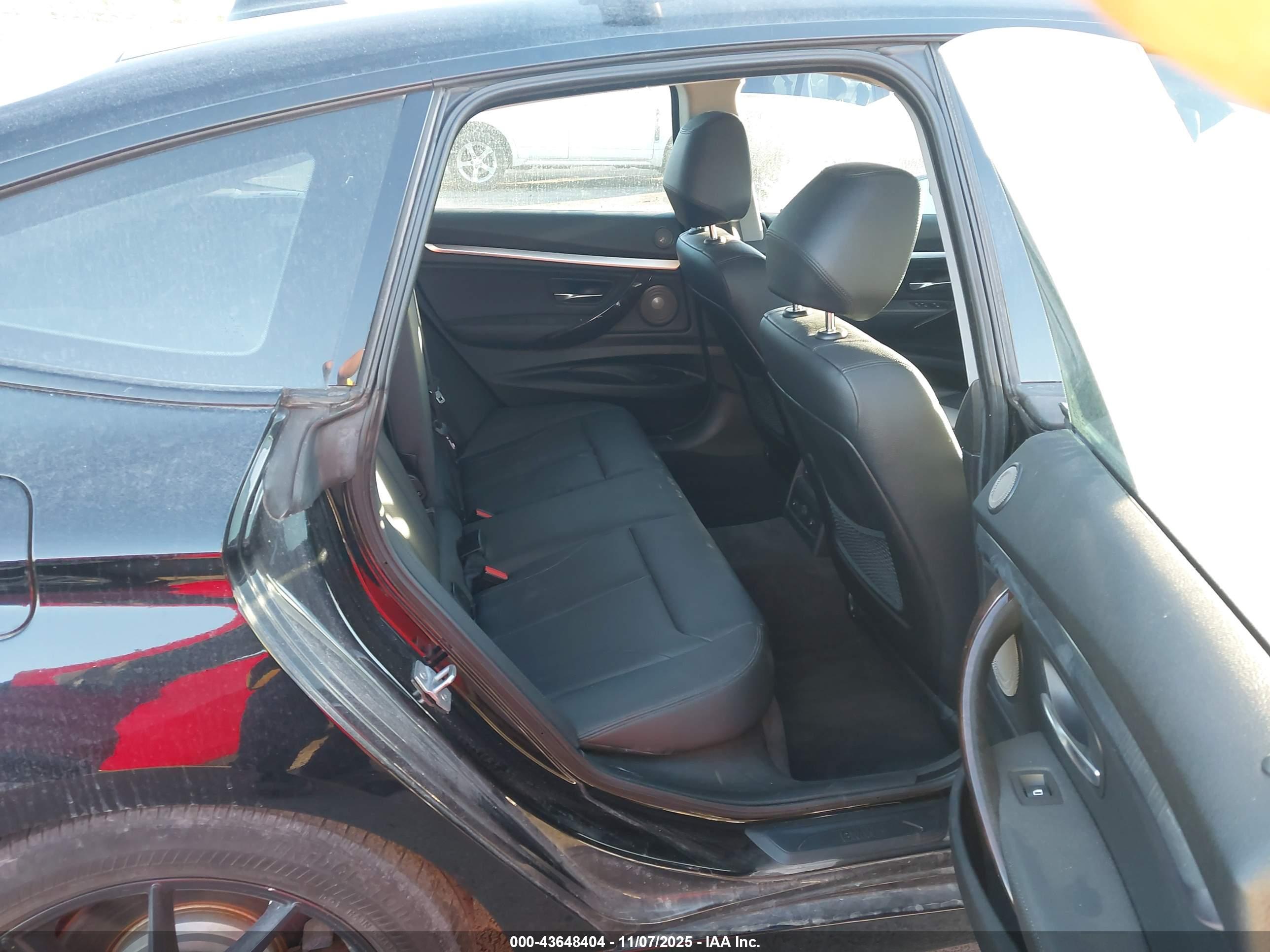 BMW 335I image 8