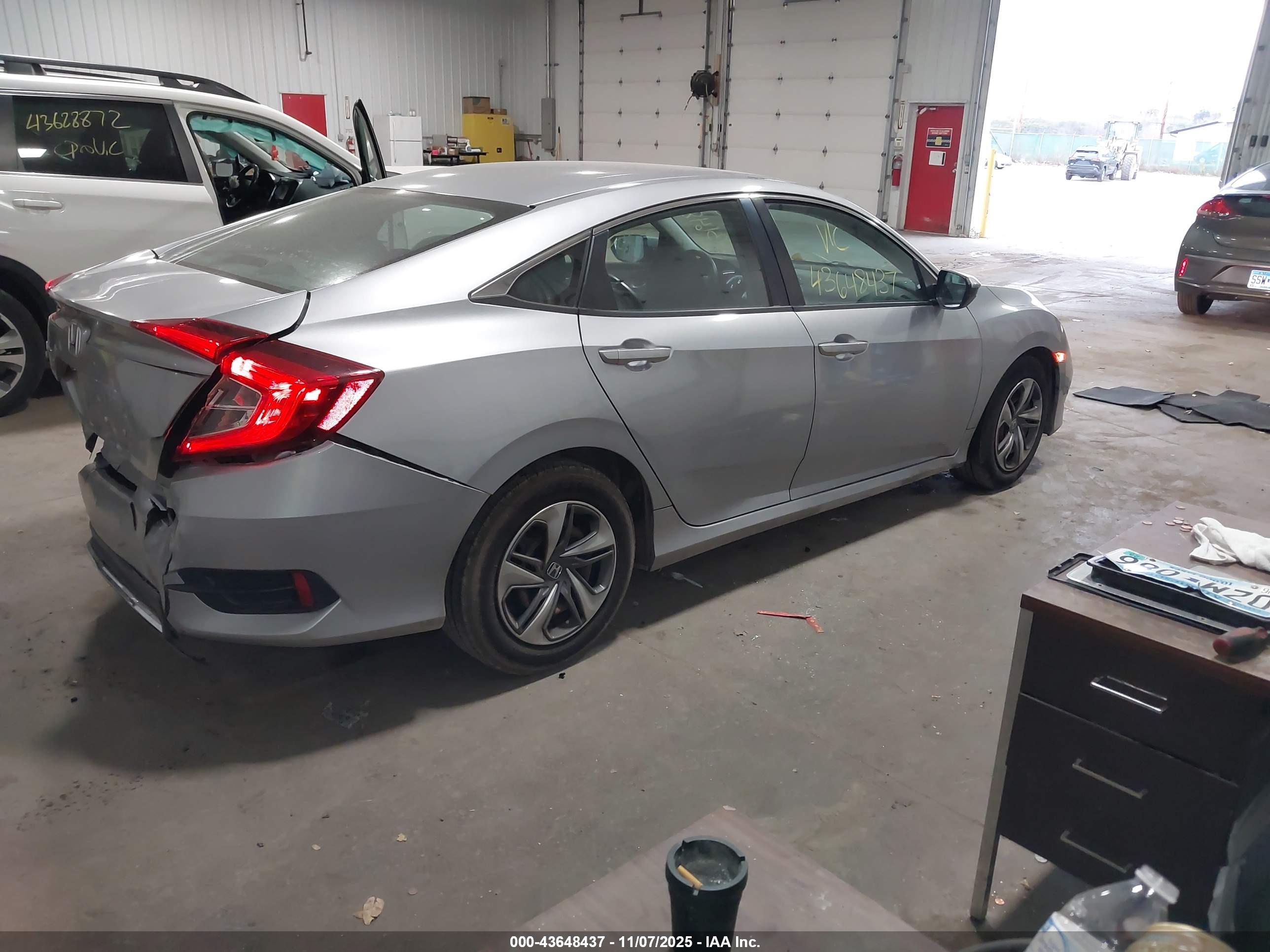 HONDA CIVIC image 4