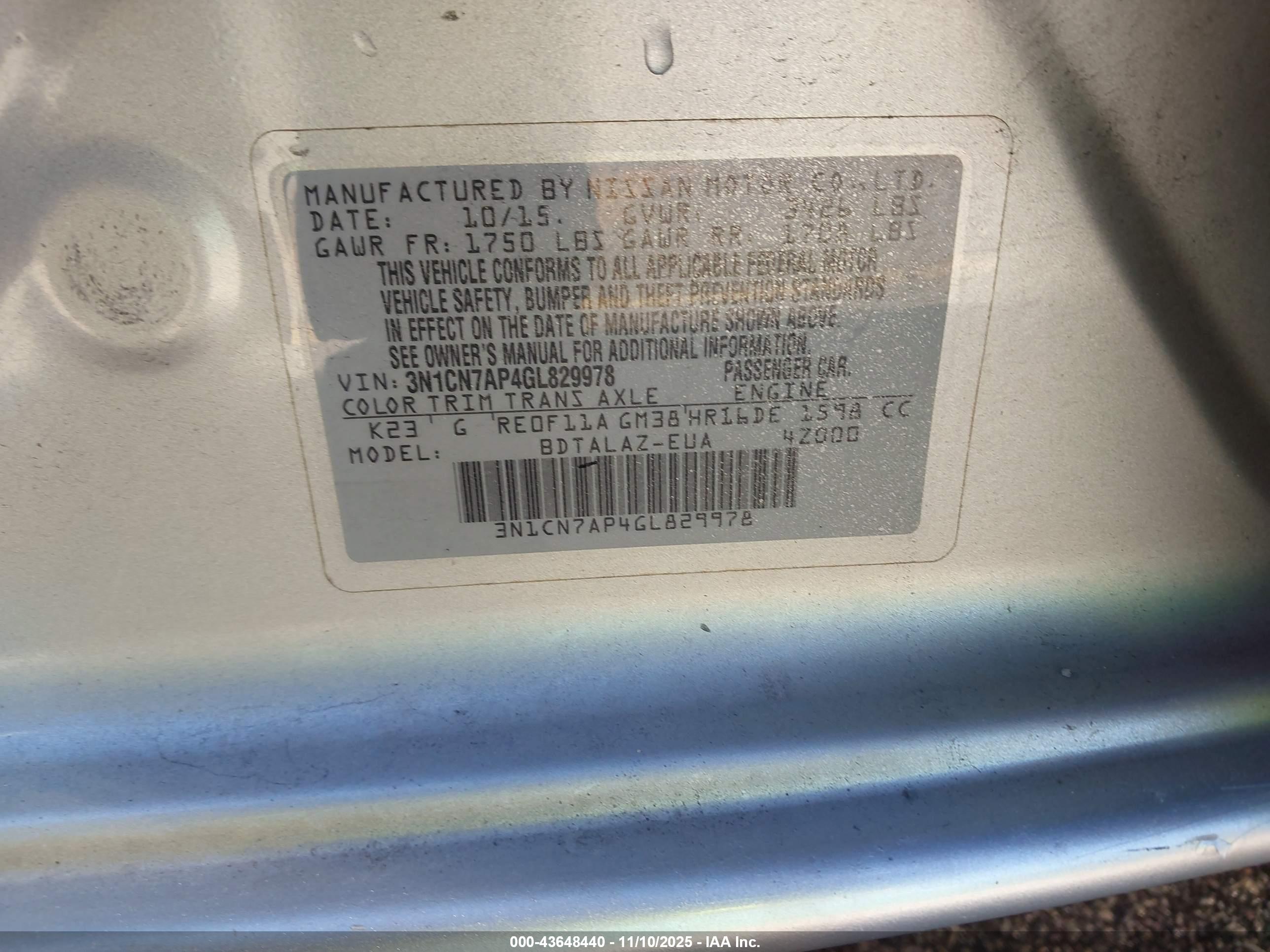 NISSAN VERSA image 9