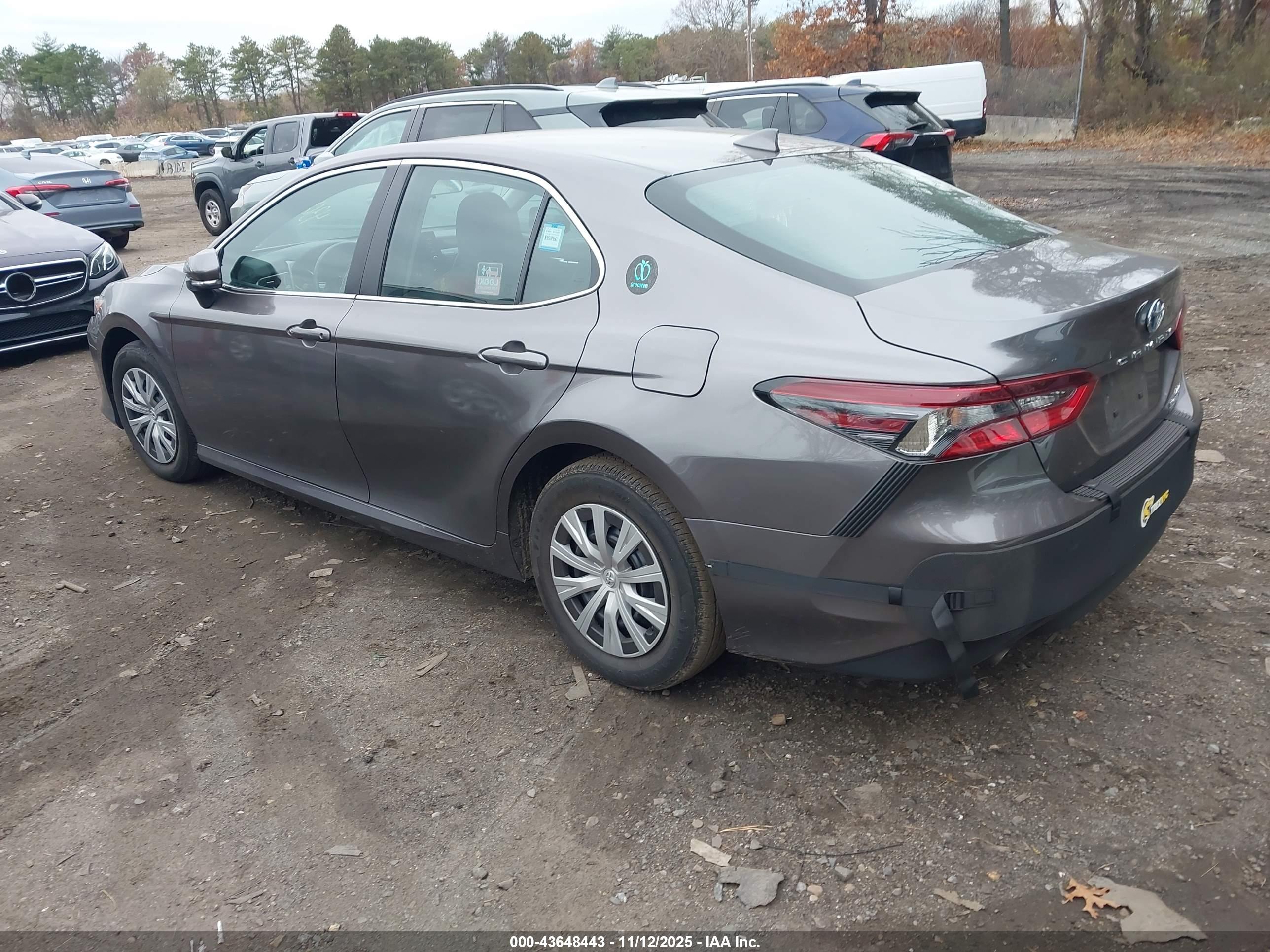 TOYOTA CAMRY image 3