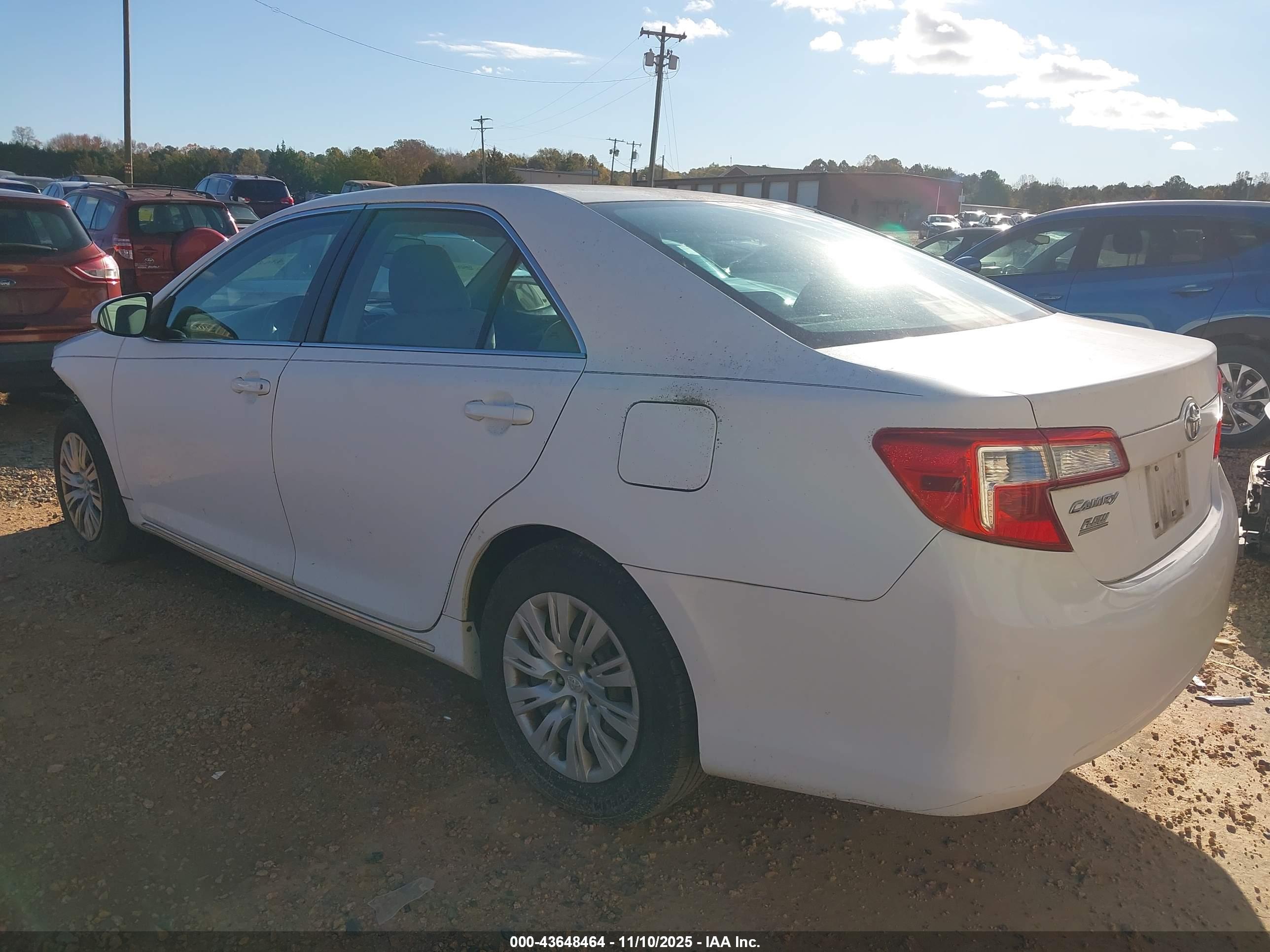 TOYOTA CAMRY image 3