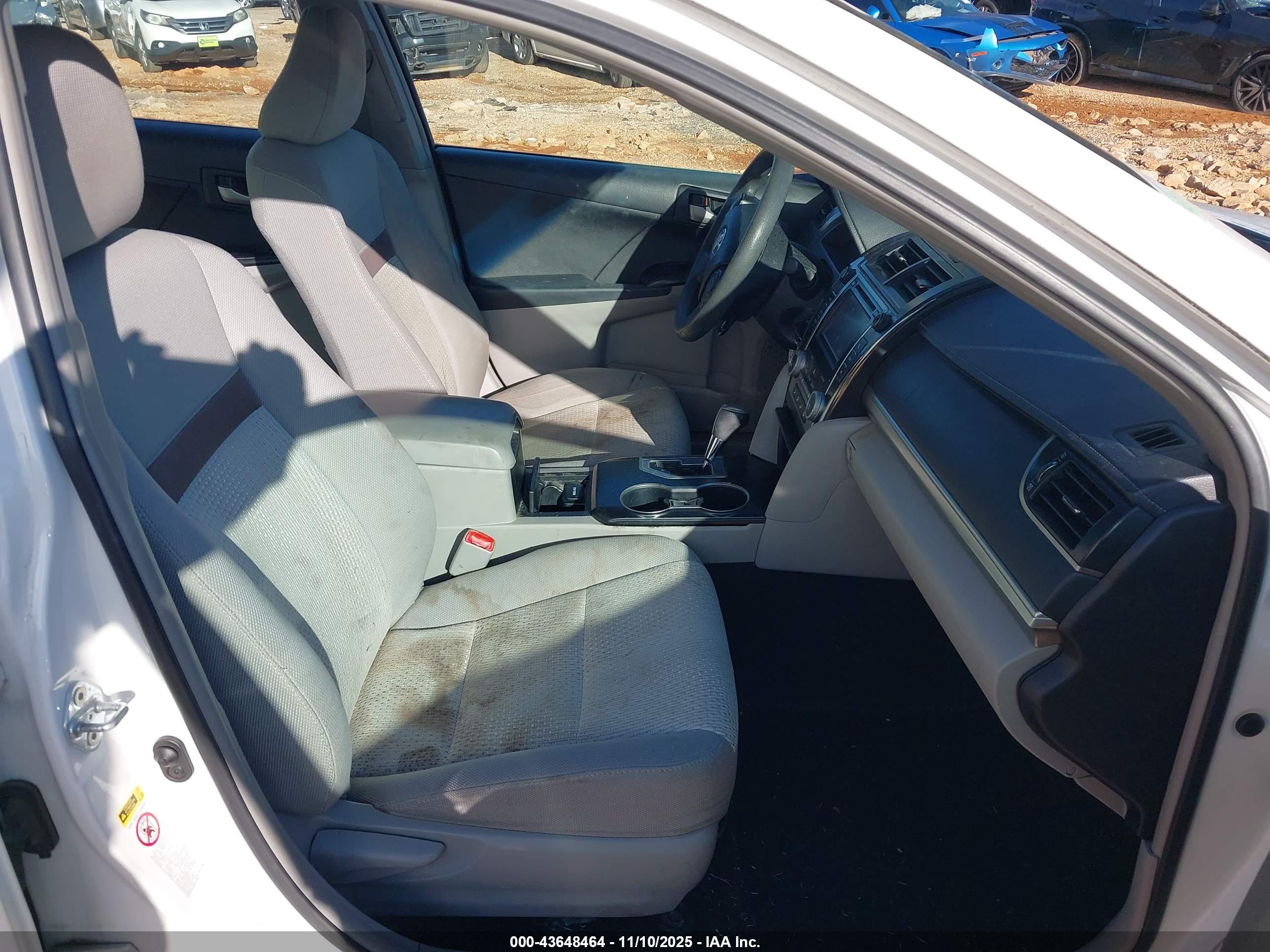 TOYOTA CAMRY image 5