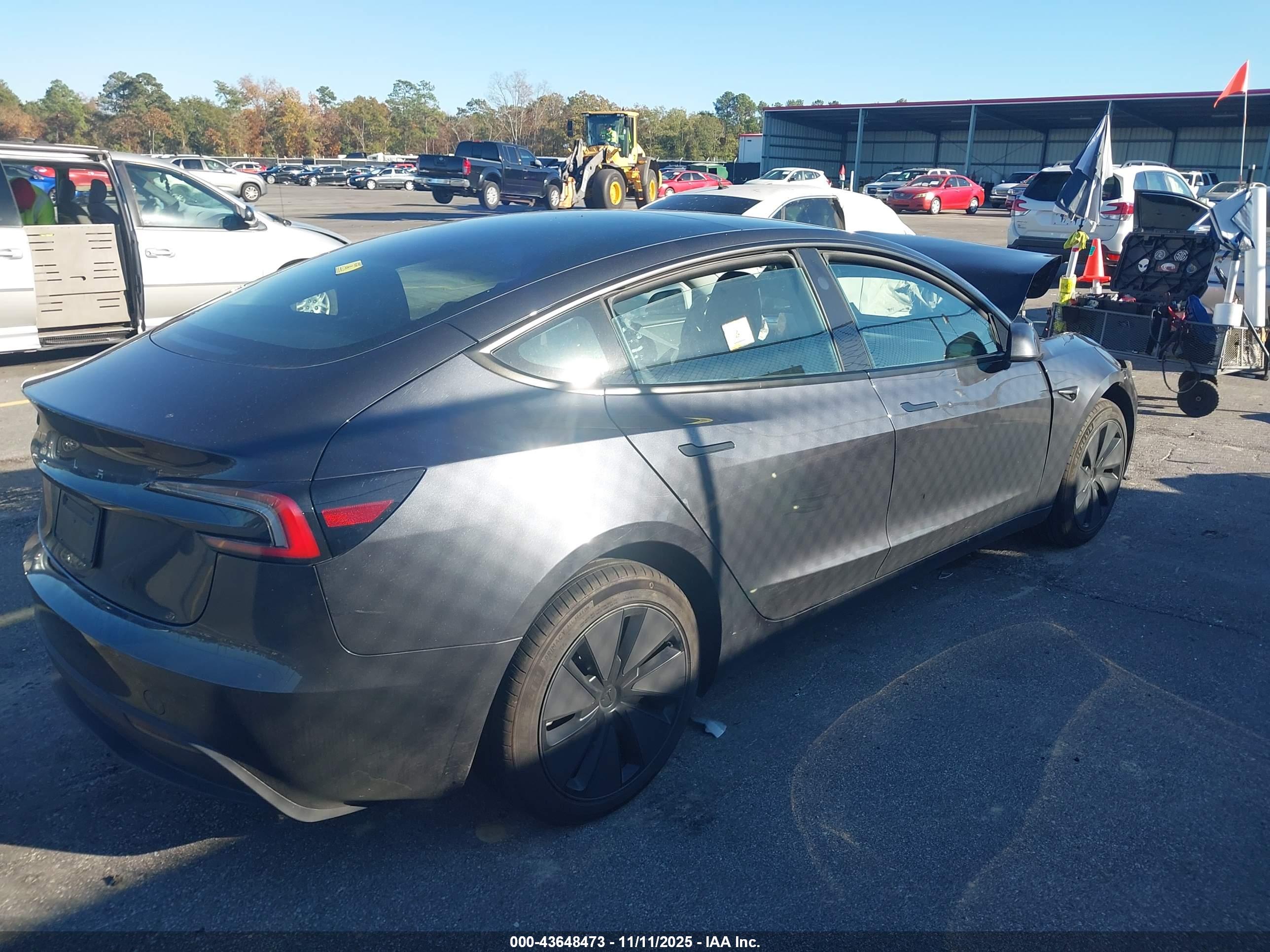 TESLA MODEL image 4