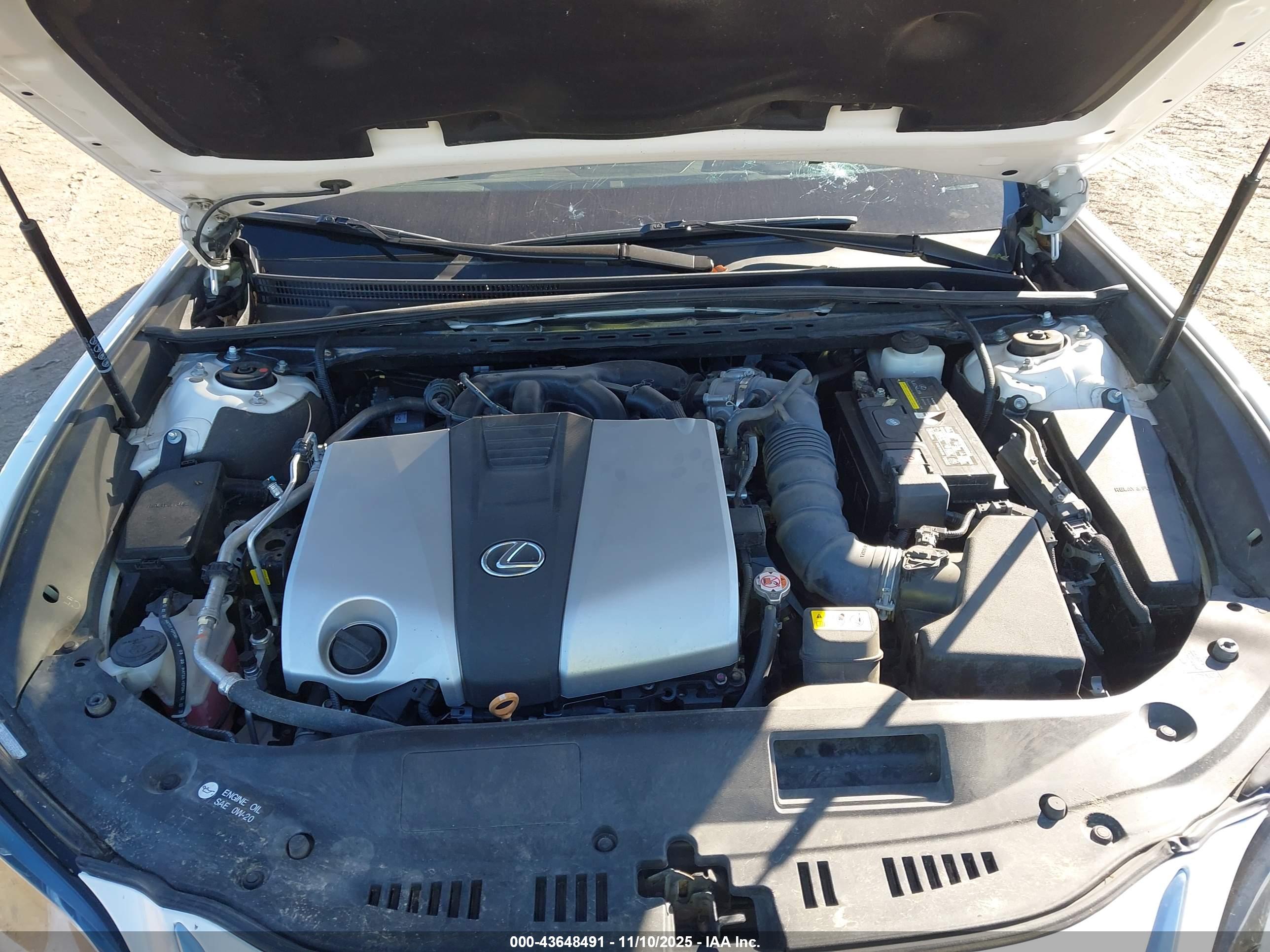 LEXUS ES image 10