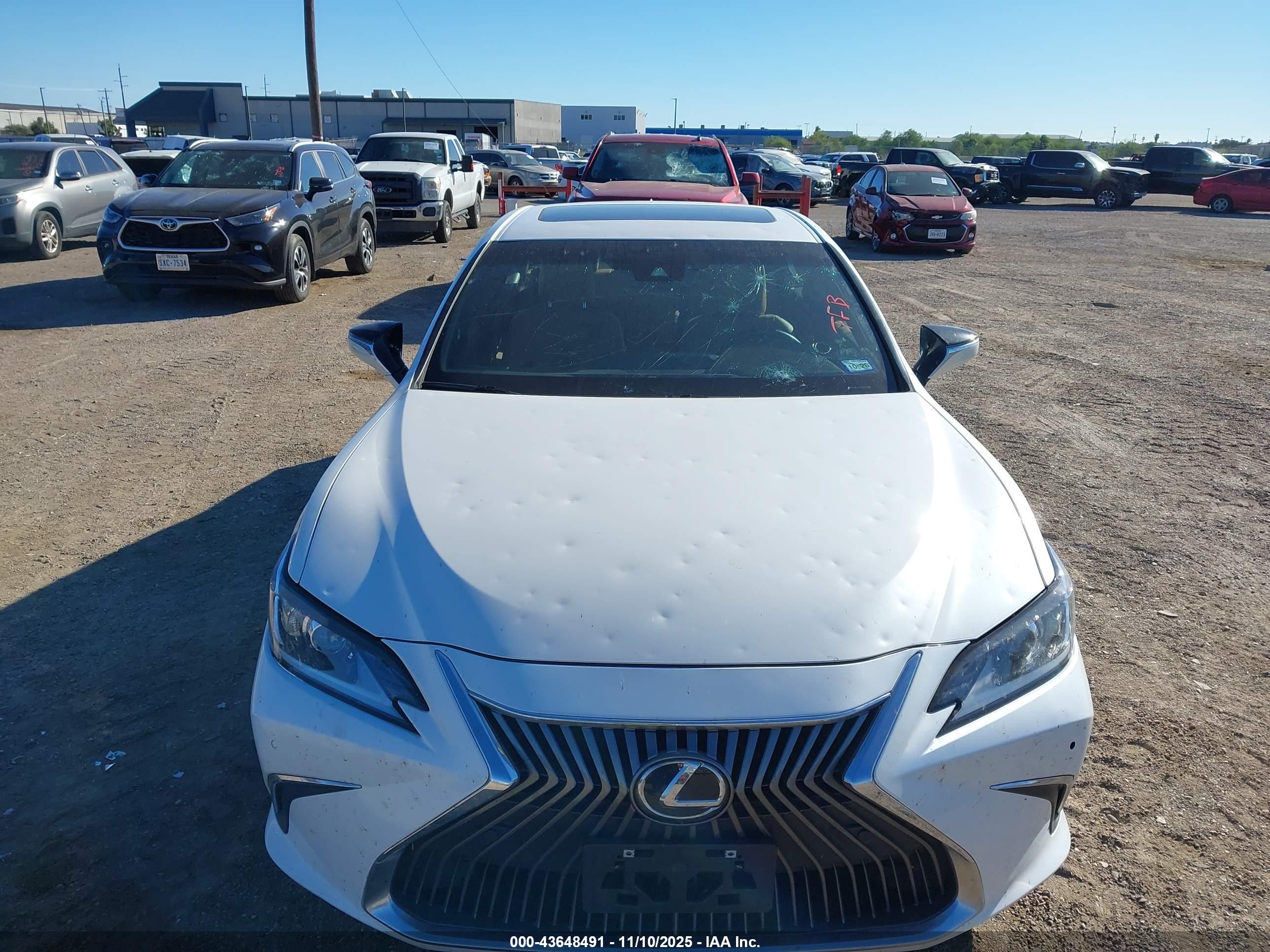 LEXUS ES image 6