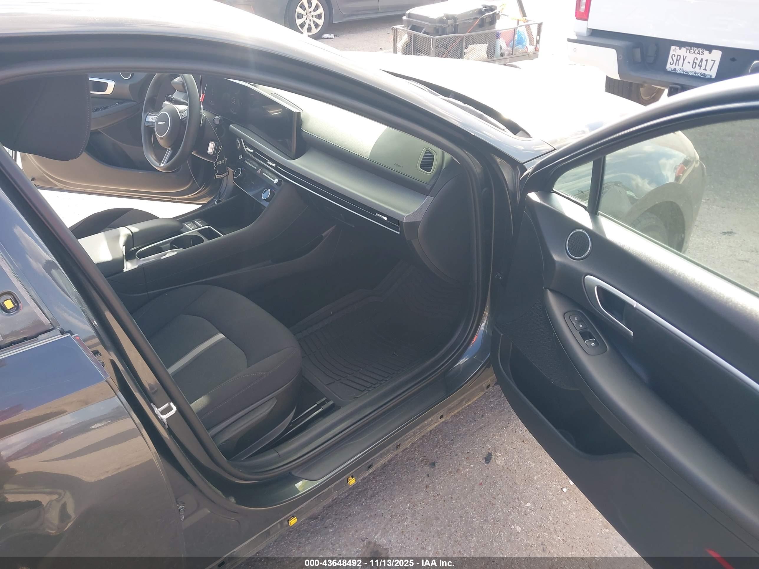 HYUNDAI SONATA image 5