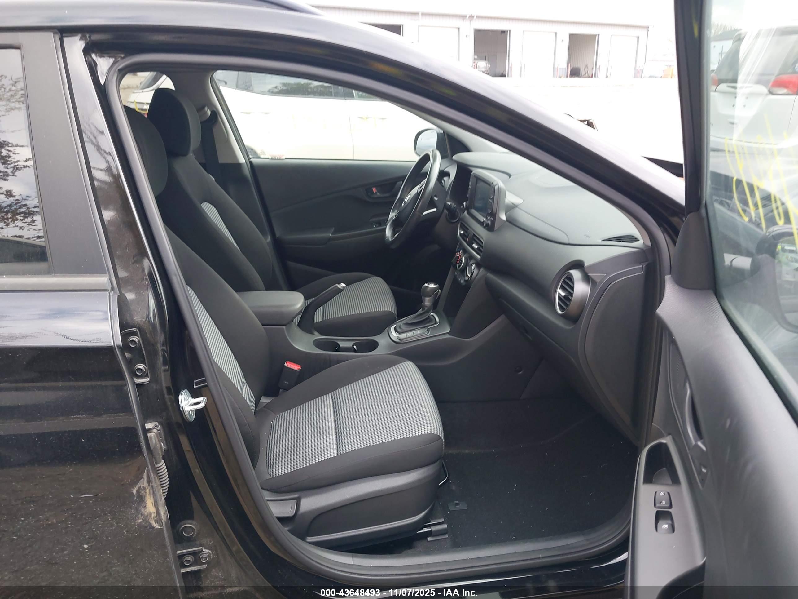 HYUNDAI KONA image 5