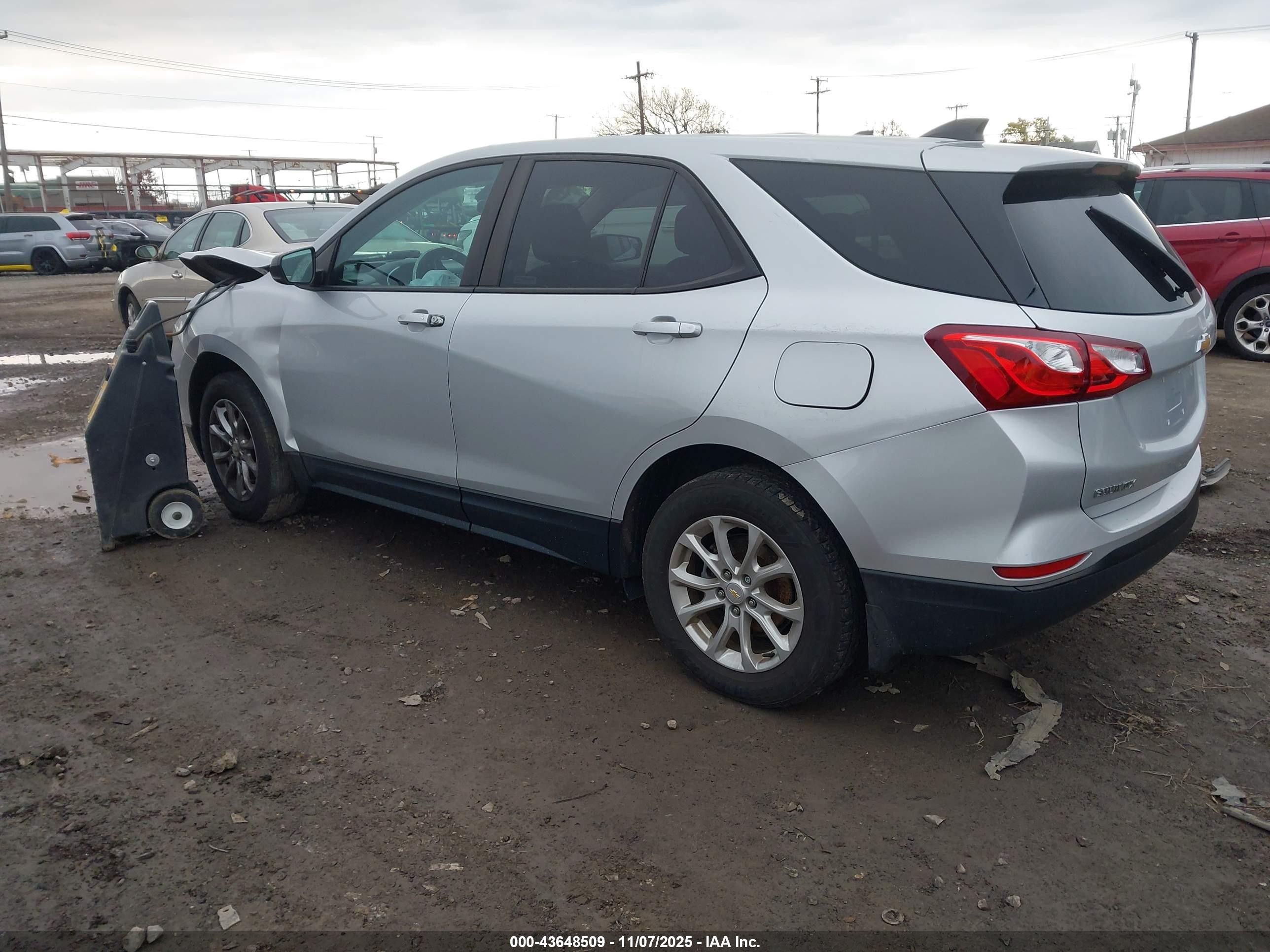 CHEVROLET EQUINOX image 3