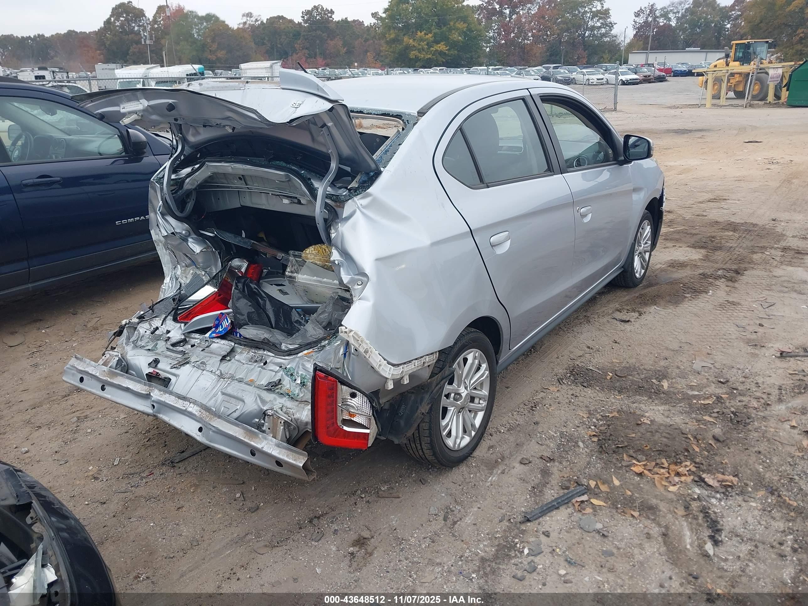 MITSUBISHI MIRAGE image 4