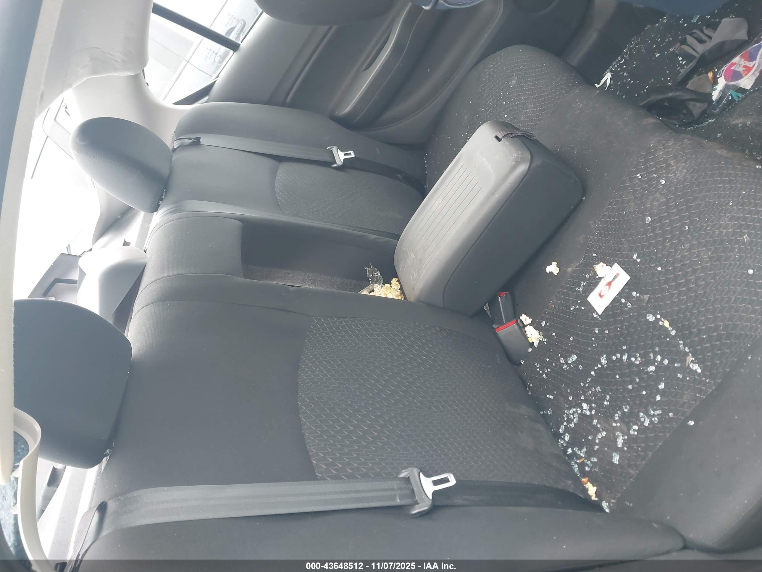 MITSUBISHI MIRAGE image 8