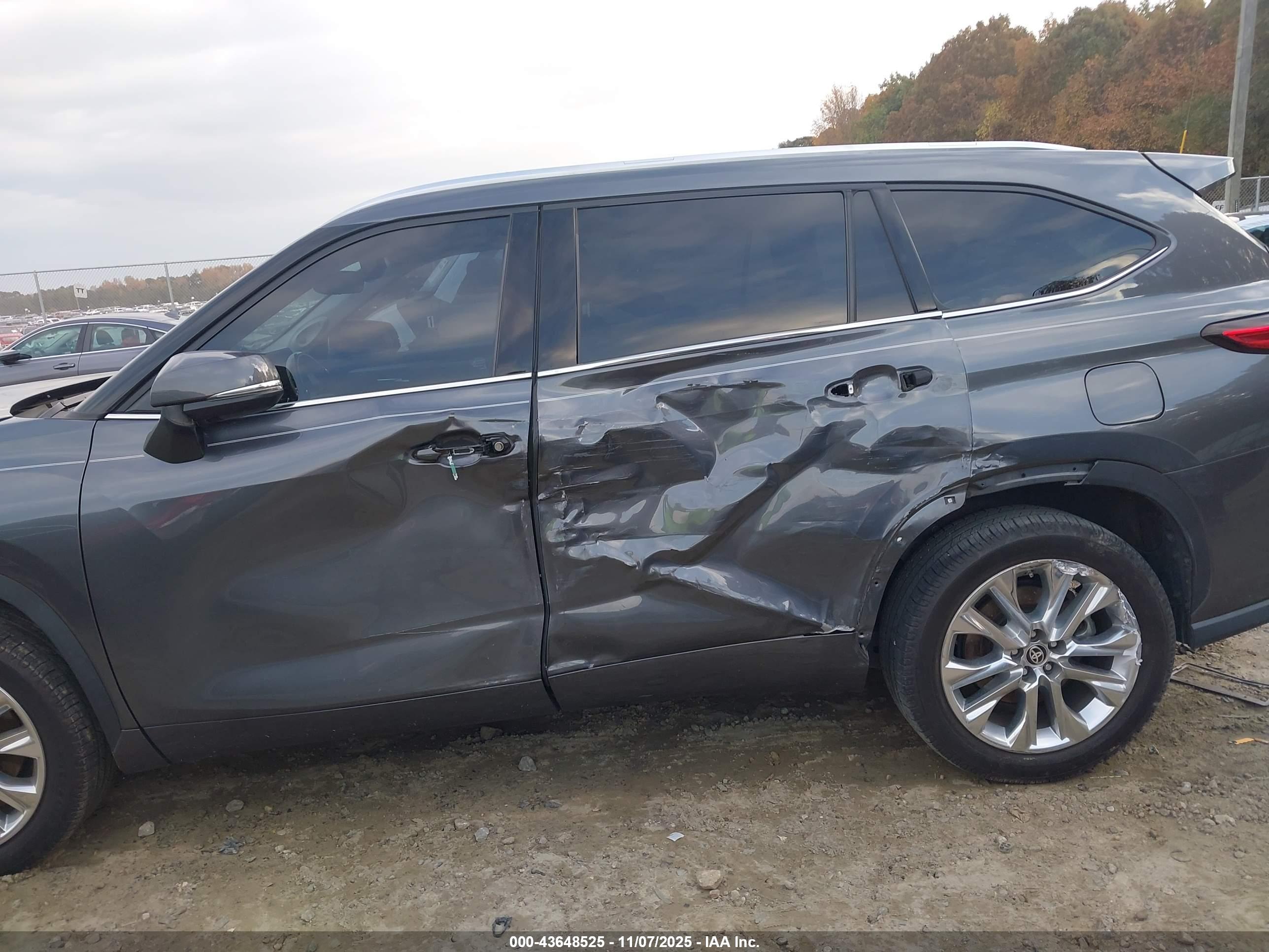TOYOTA HIGHLANDER image 6