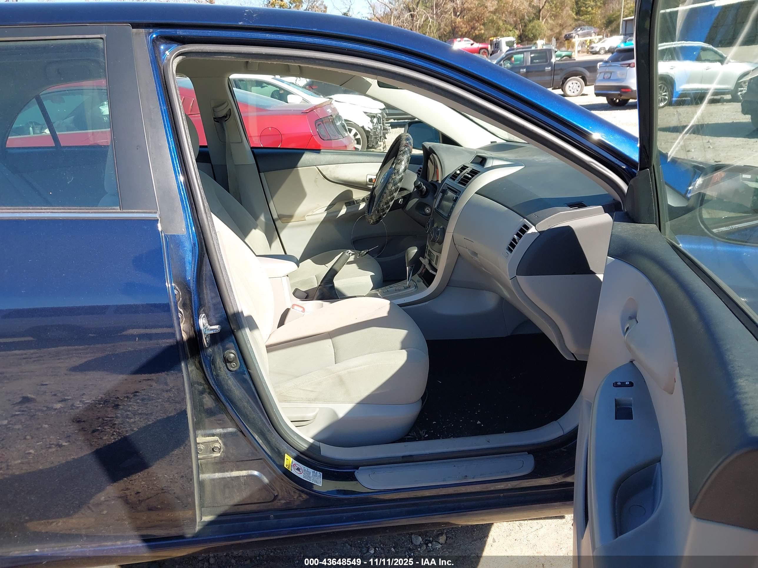 TOYOTA COROLLA image 5