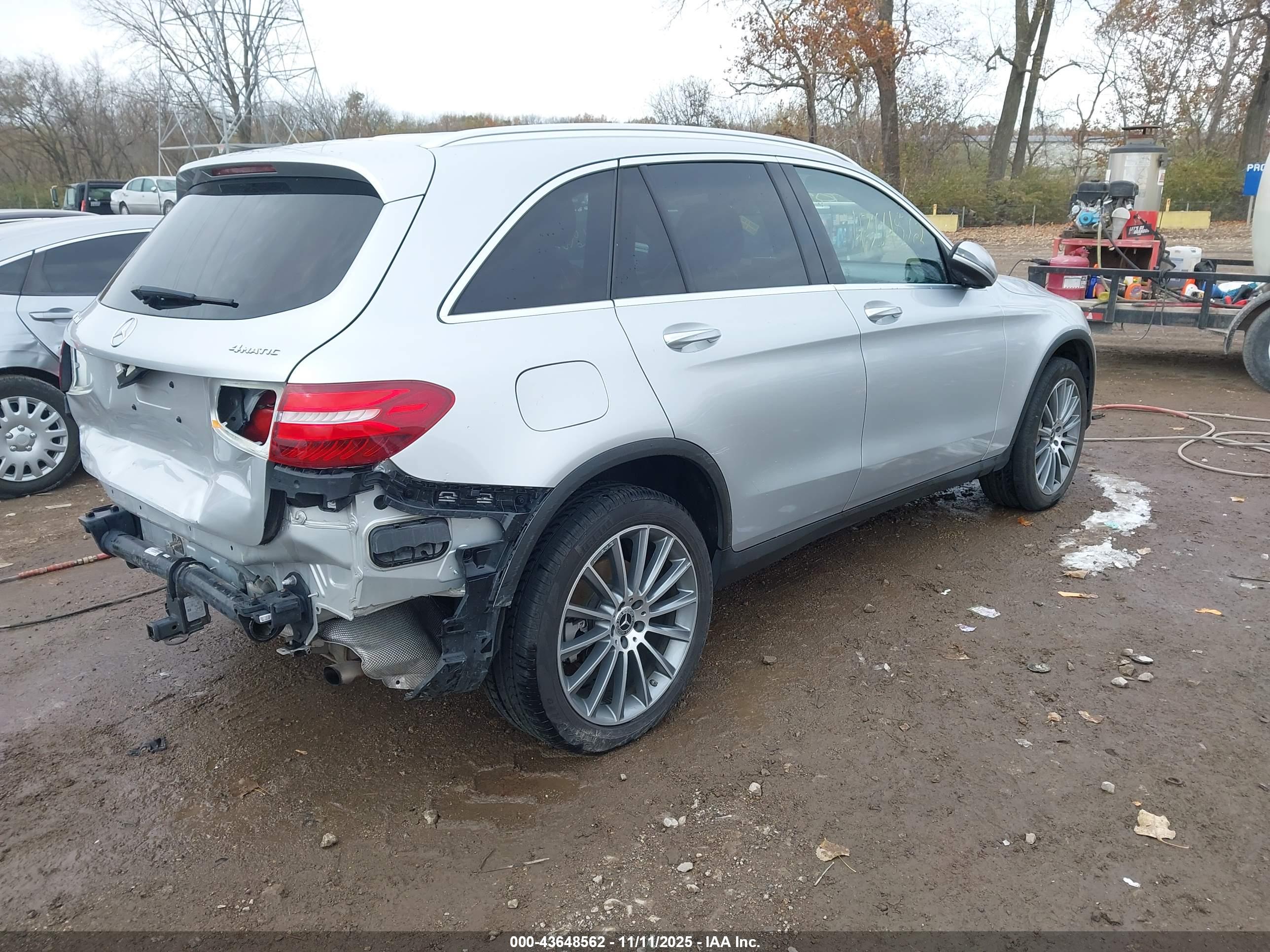 MERCEDES-BENZ GLC image 4