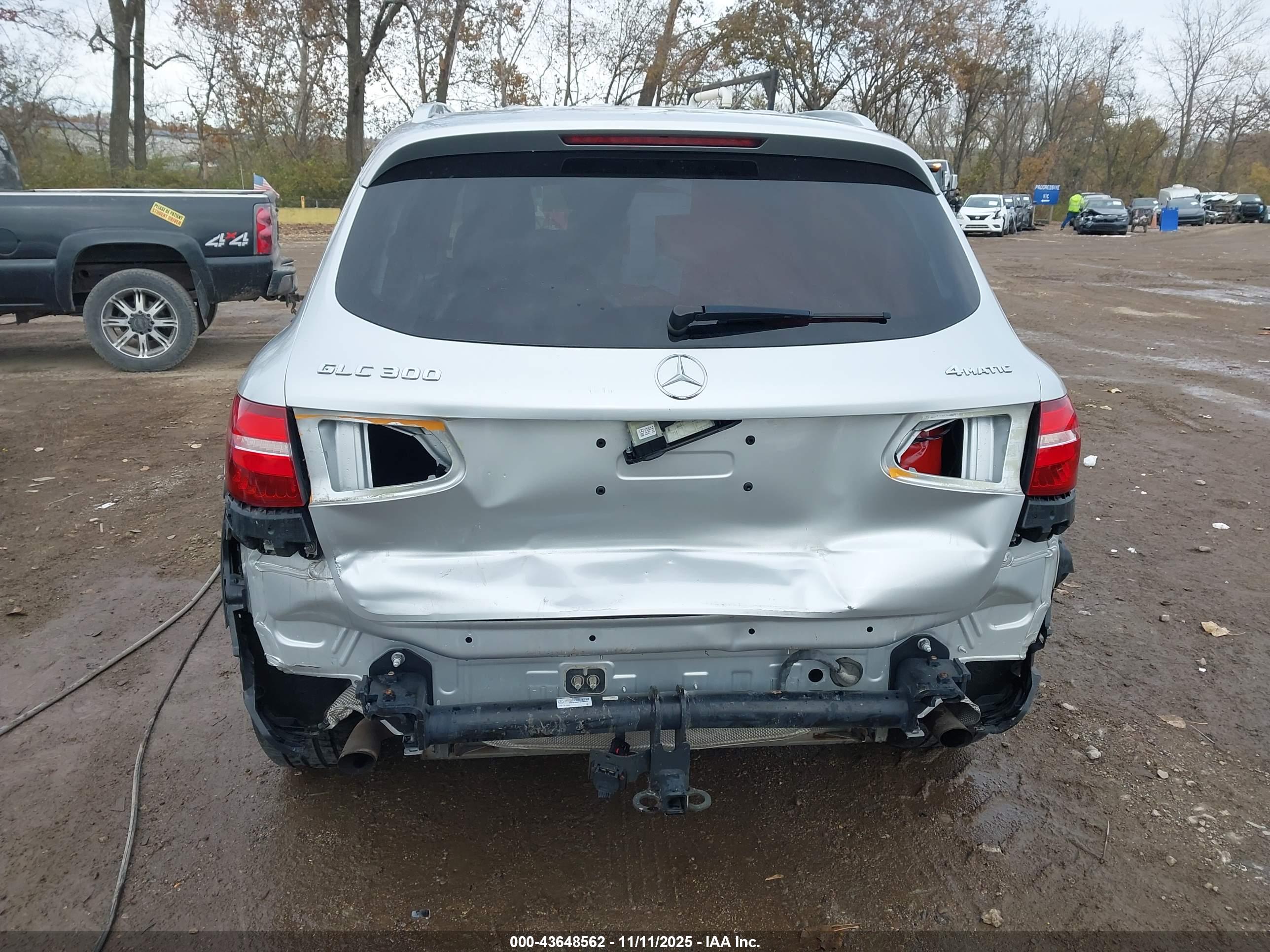 MERCEDES-BENZ GLC image 6