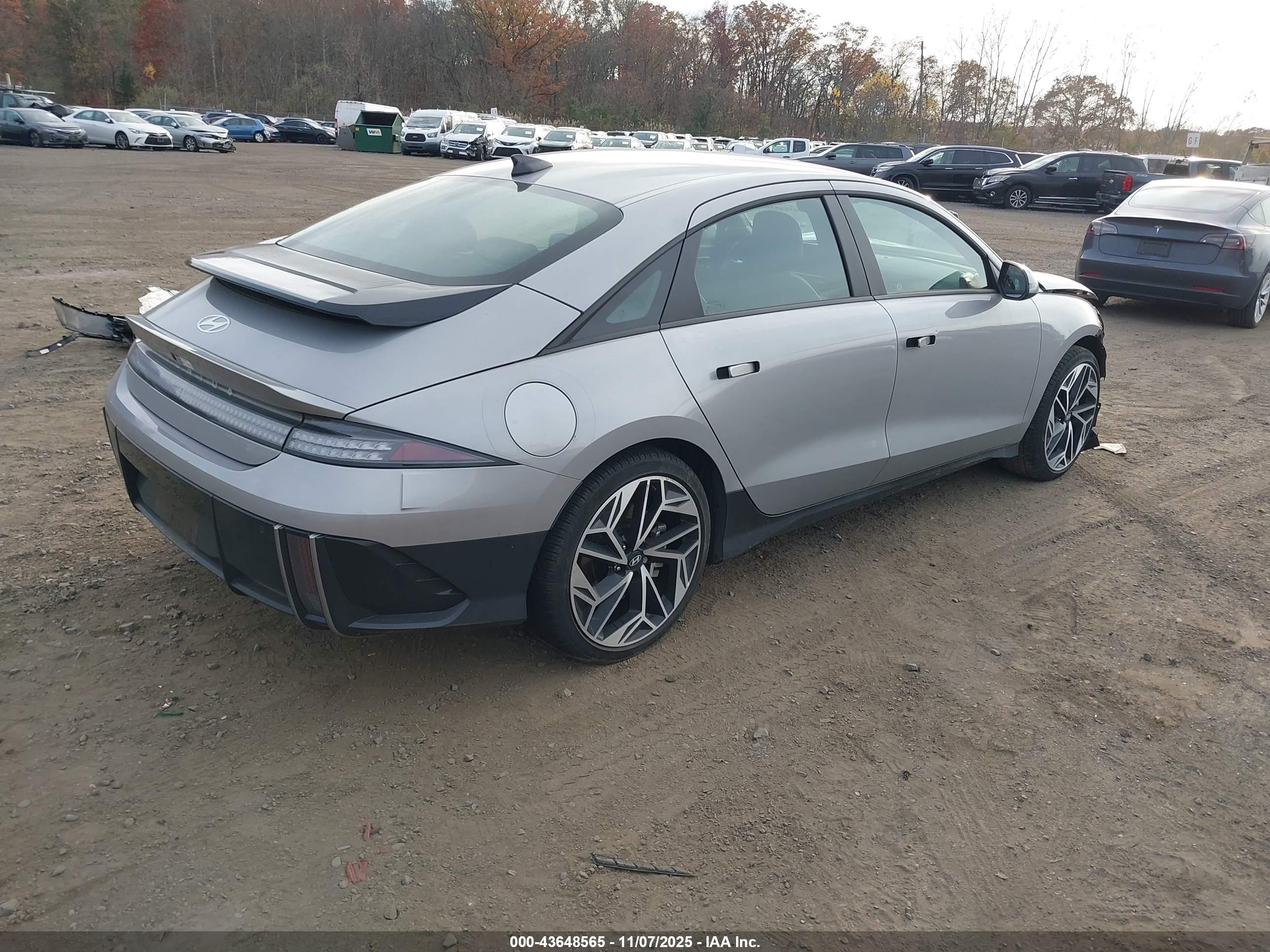 HYUNDAI IONIQ image 4