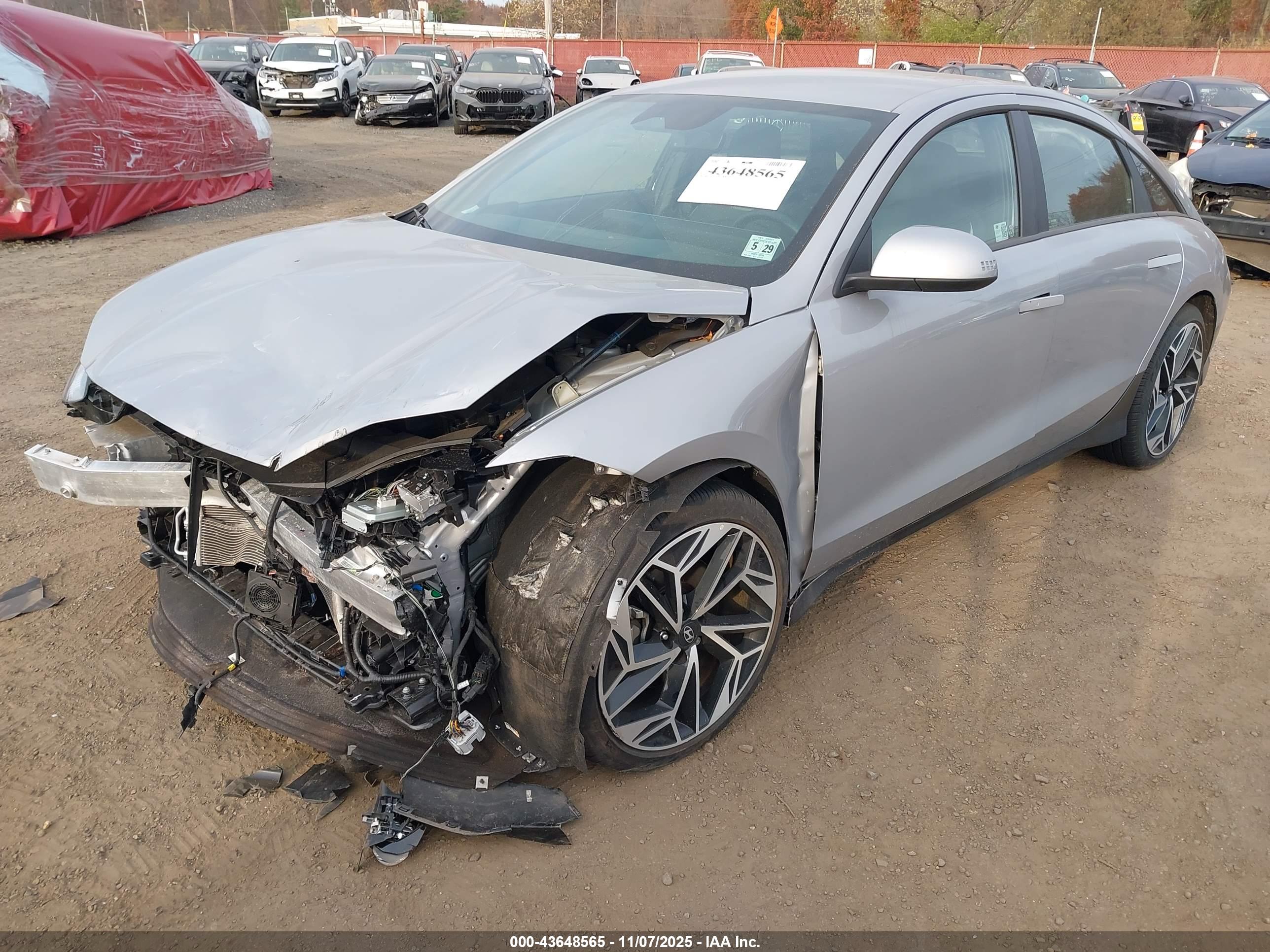 HYUNDAI IONIQ image 6