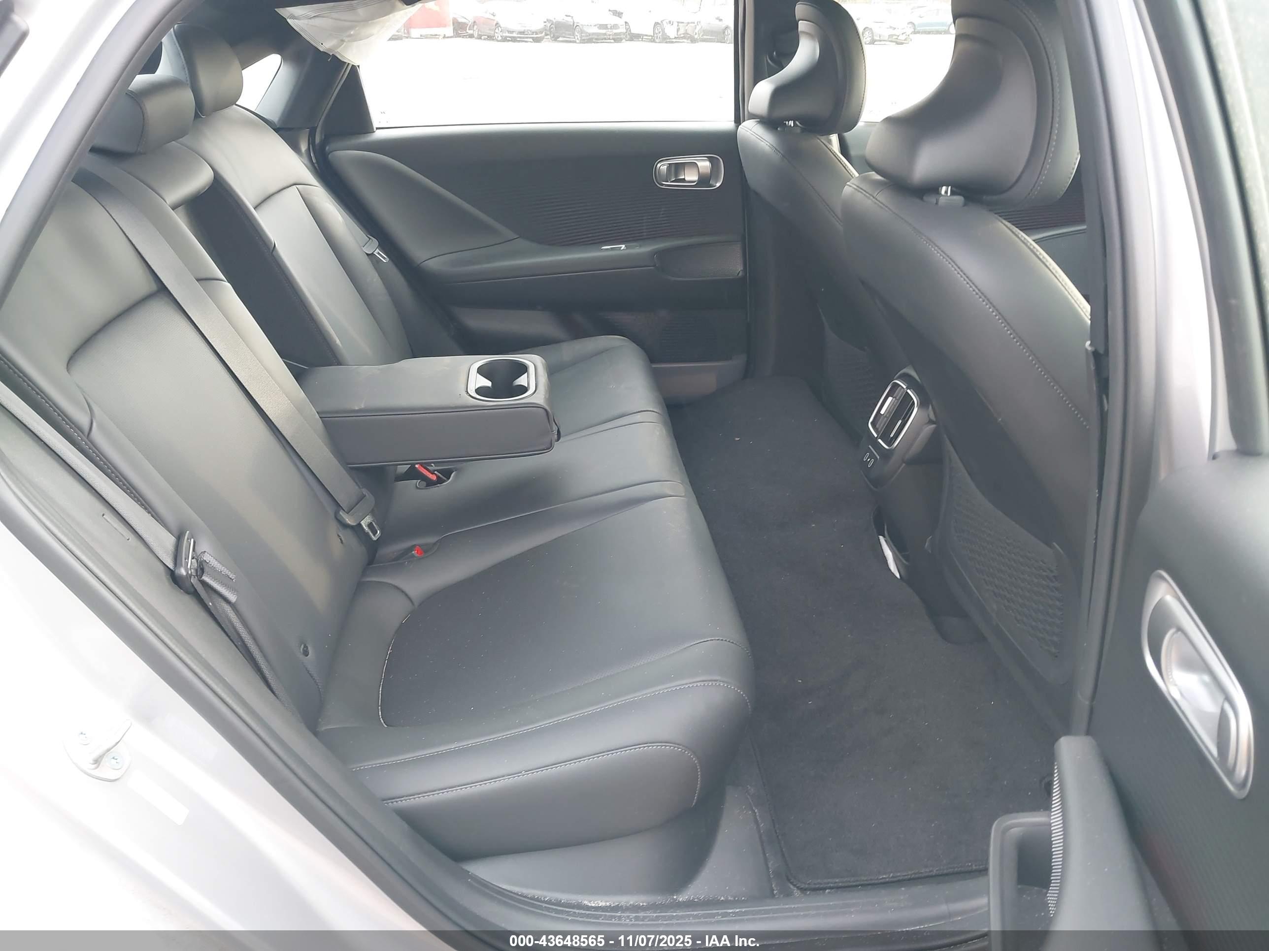 HYUNDAI IONIQ image 8