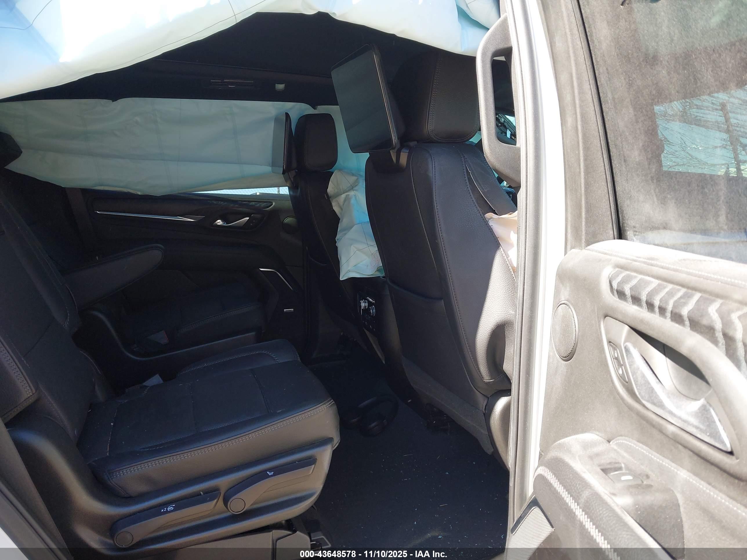GMC YUKON image 8