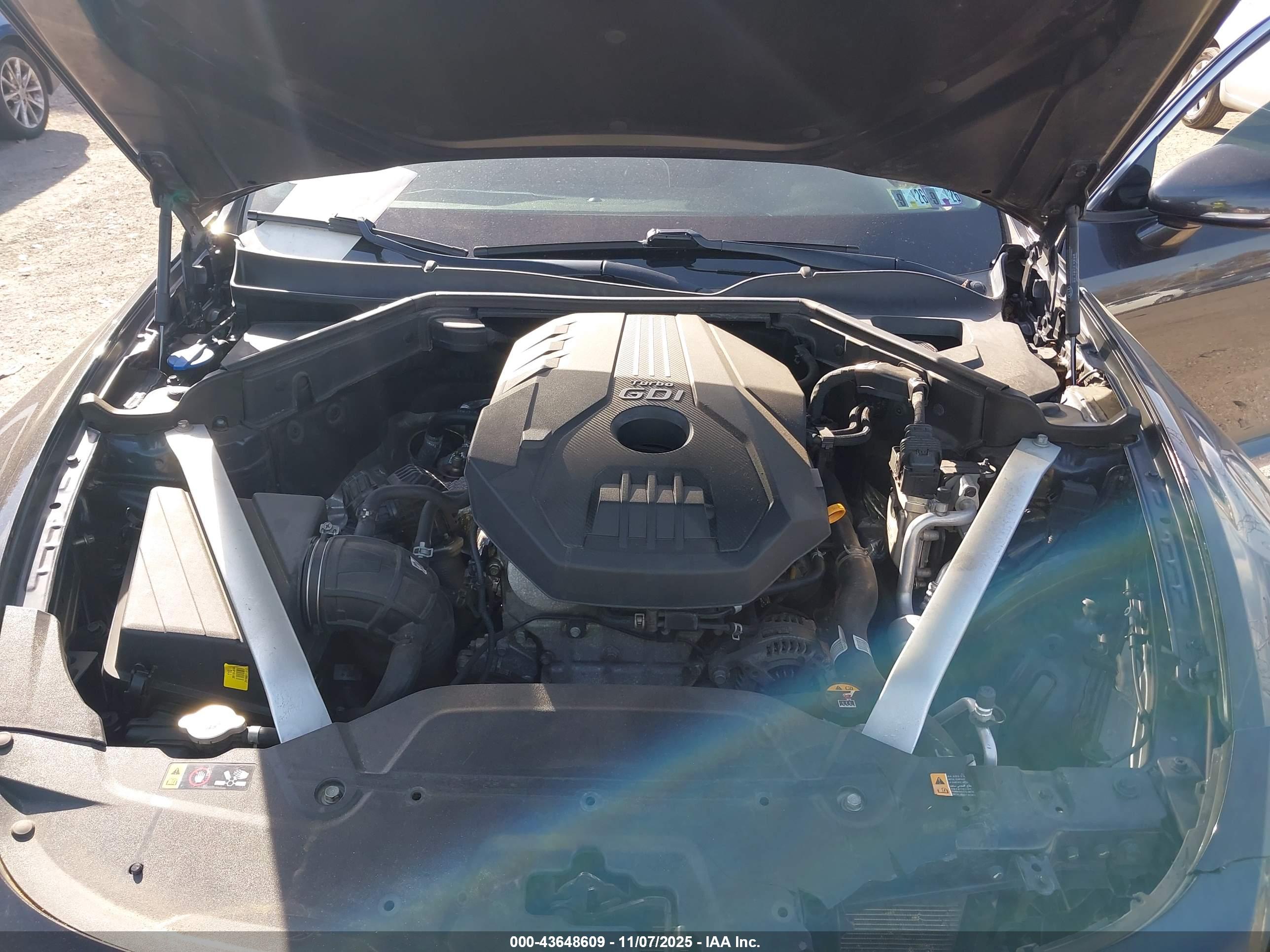 KIA STINGER image 10