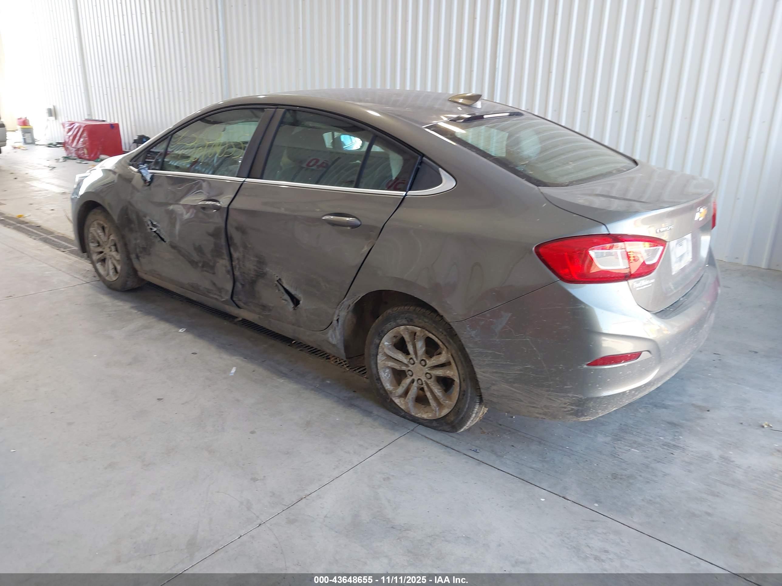 CHEVROLET CRUZE image 3
