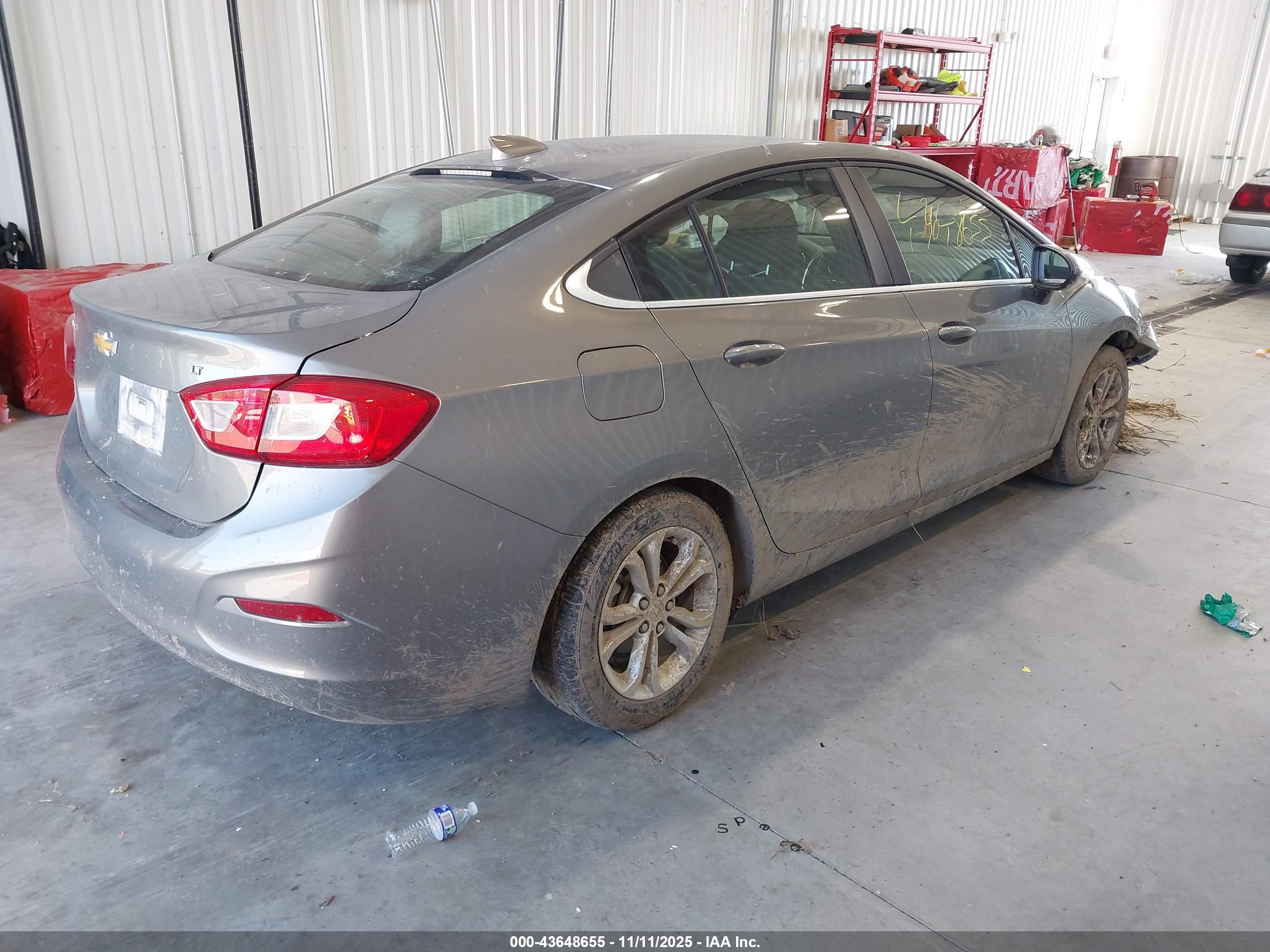 CHEVROLET CRUZE image 4