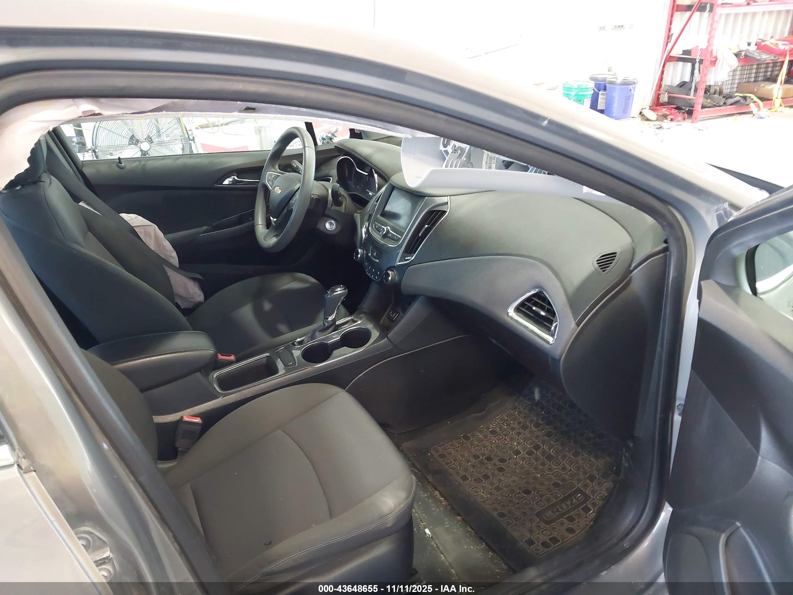 CHEVROLET CRUZE image 5