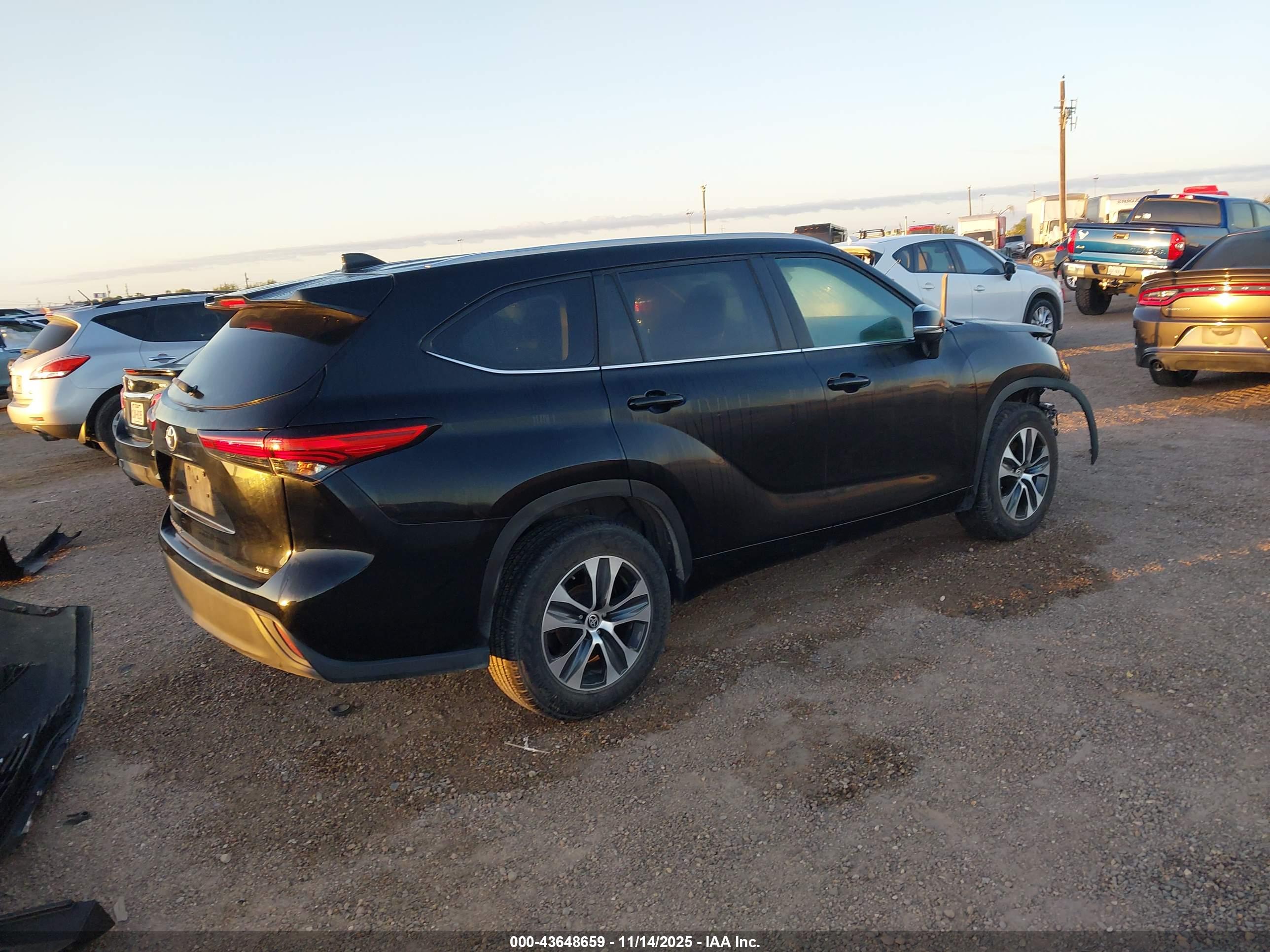 TOYOTA HIGHLANDER image 4