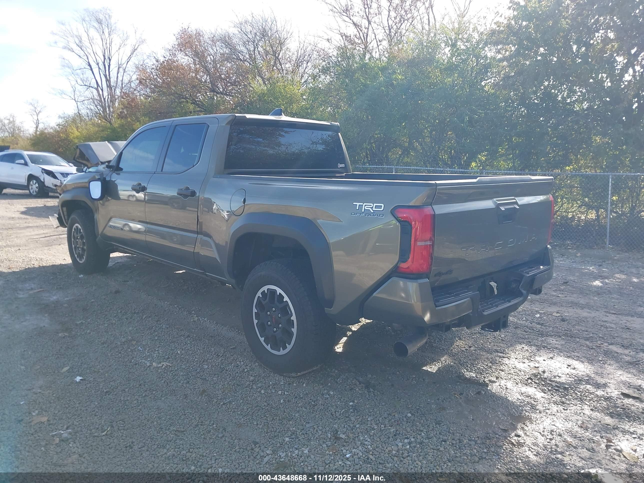 TOYOTA TACOMA image 3