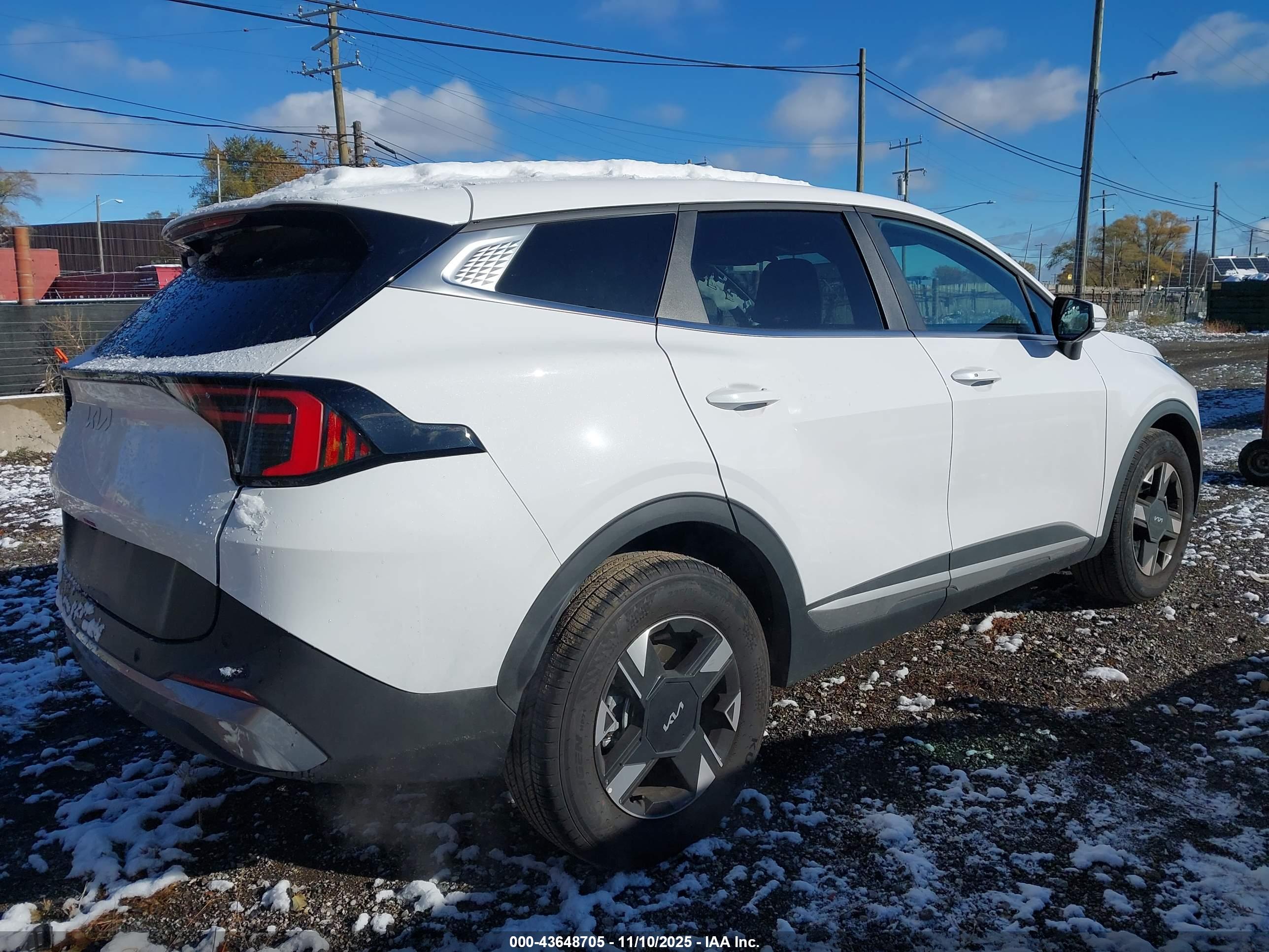 KIA SPORTAGE image 4