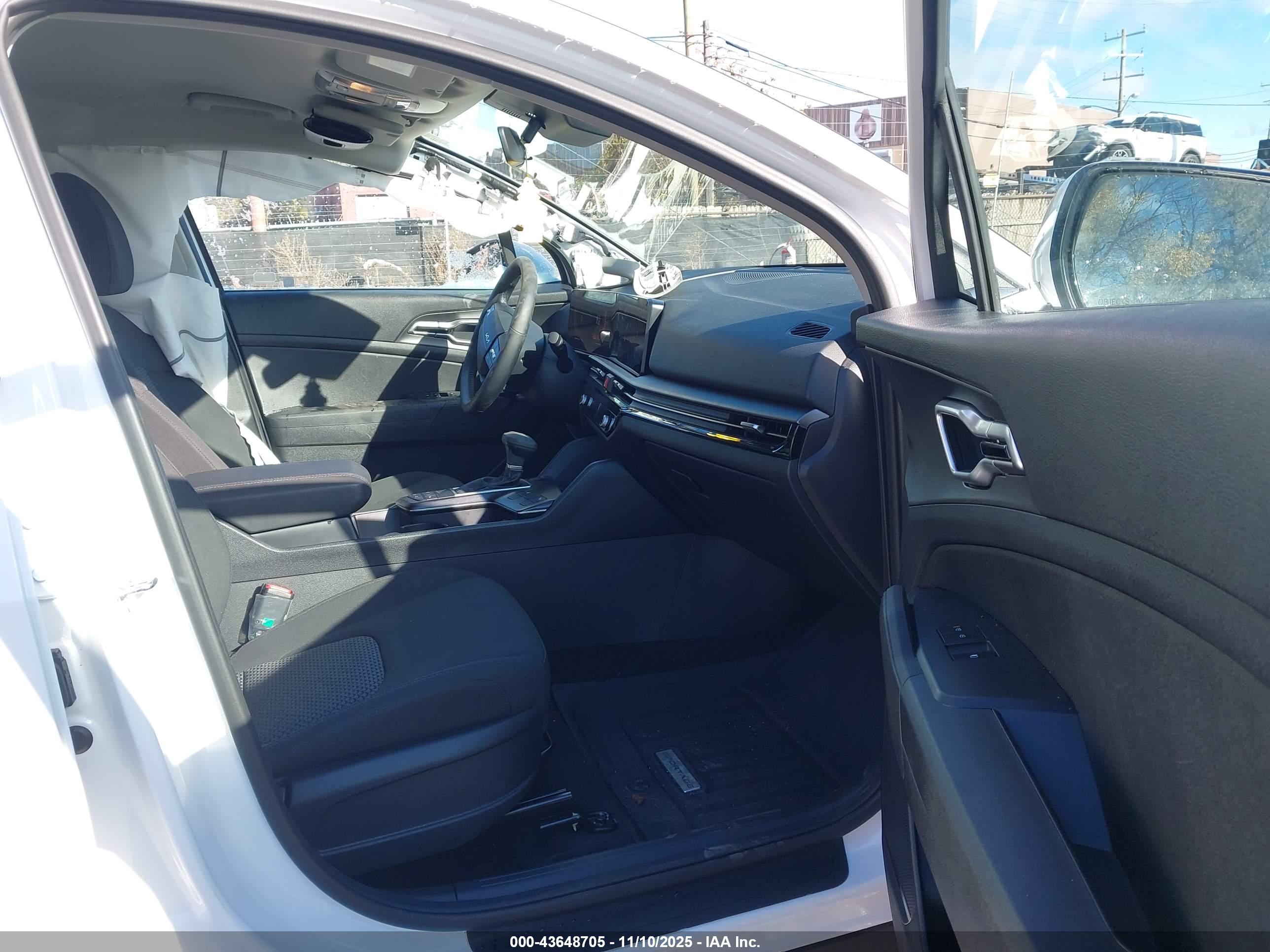 KIA SPORTAGE image 5